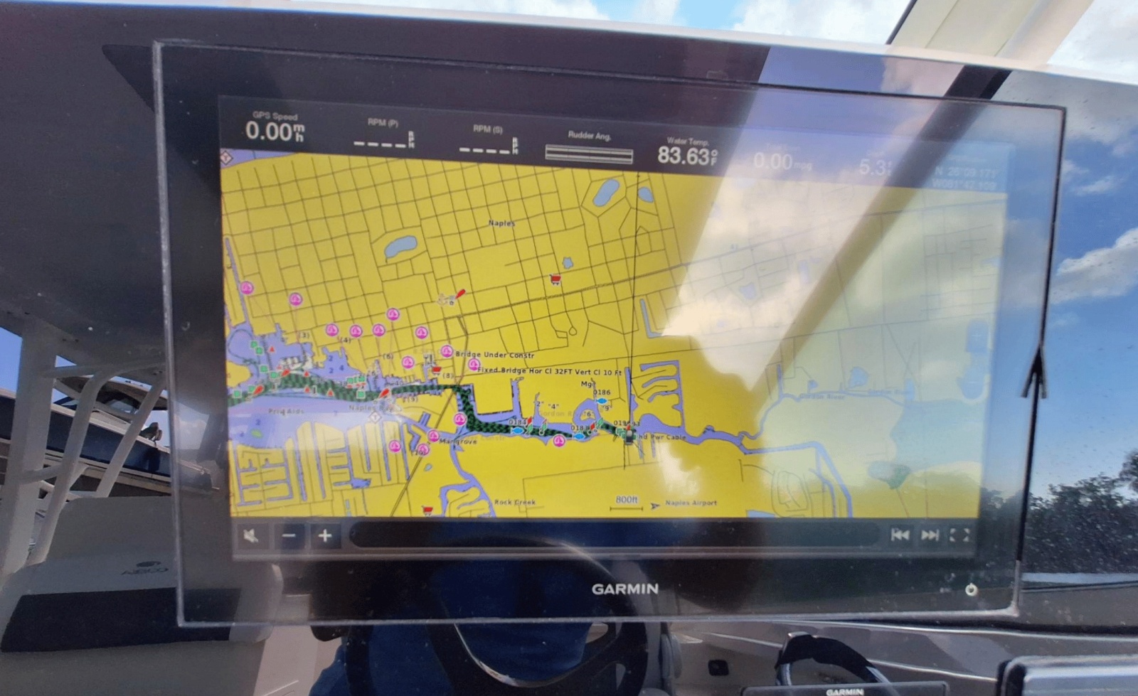 2021 Cobia 330DC
