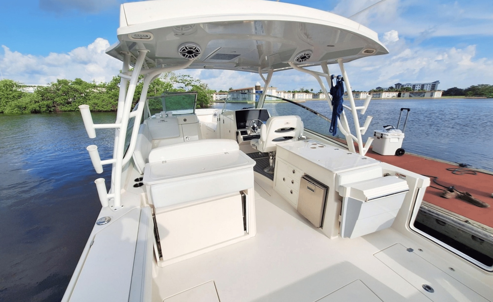 2021 Cobia 330DC
