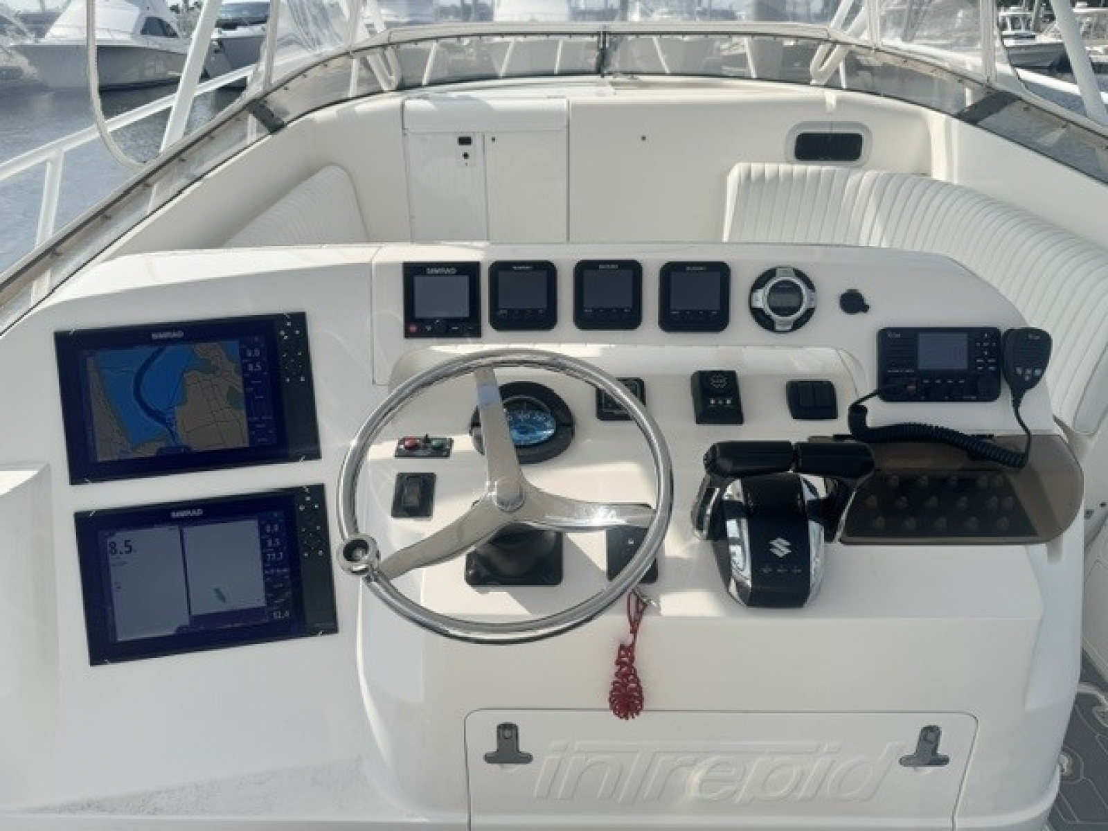 2002 Intrepid 377 Walkaround