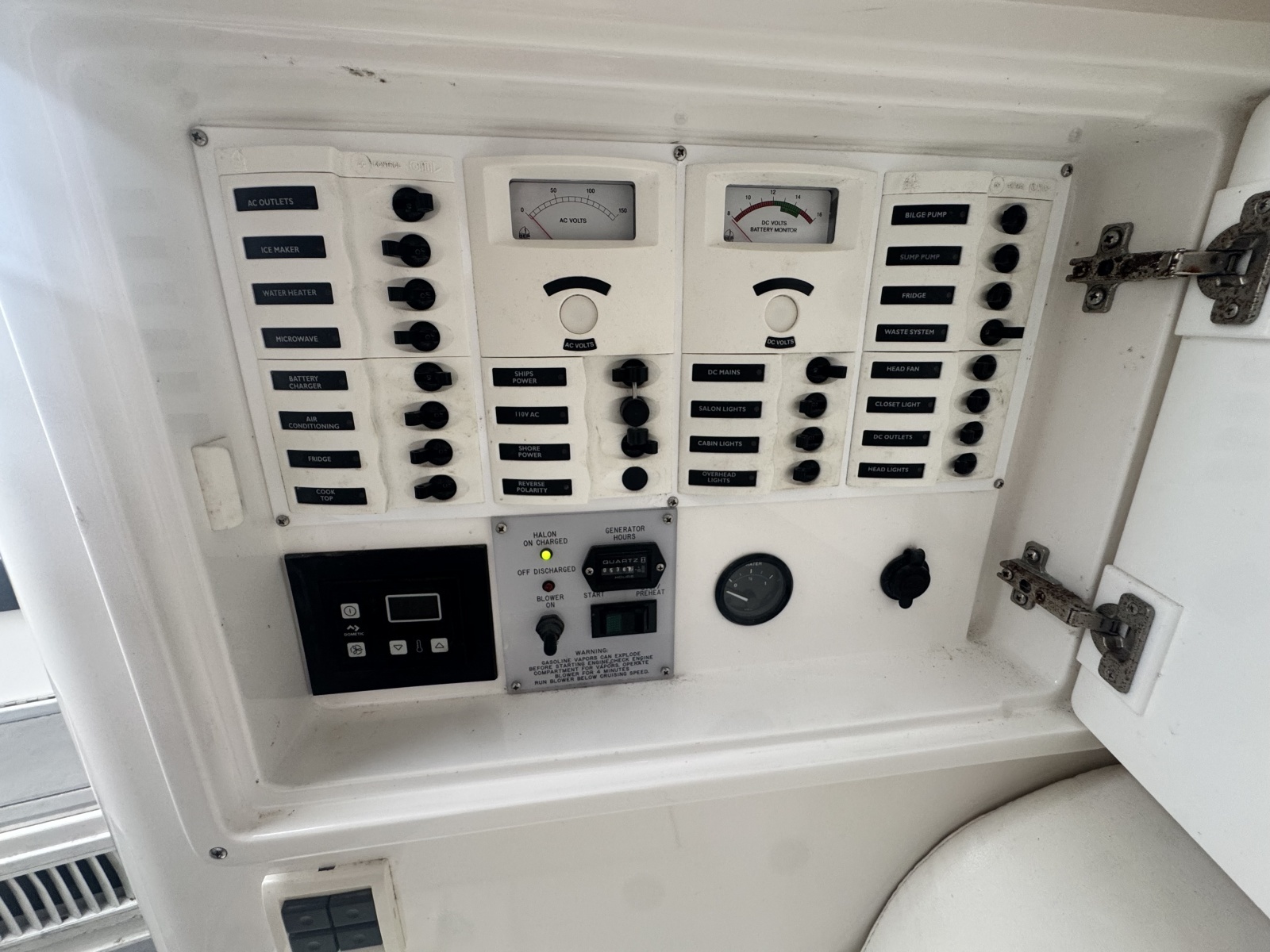 2002 Intrepid 377 Walkaround