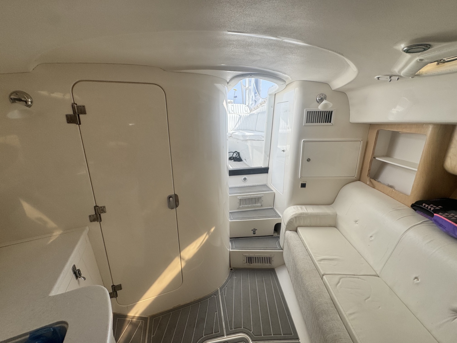 2002 Intrepid 377 Walkaround