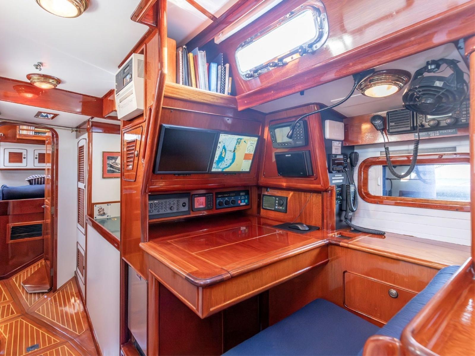 Nav Station Aft