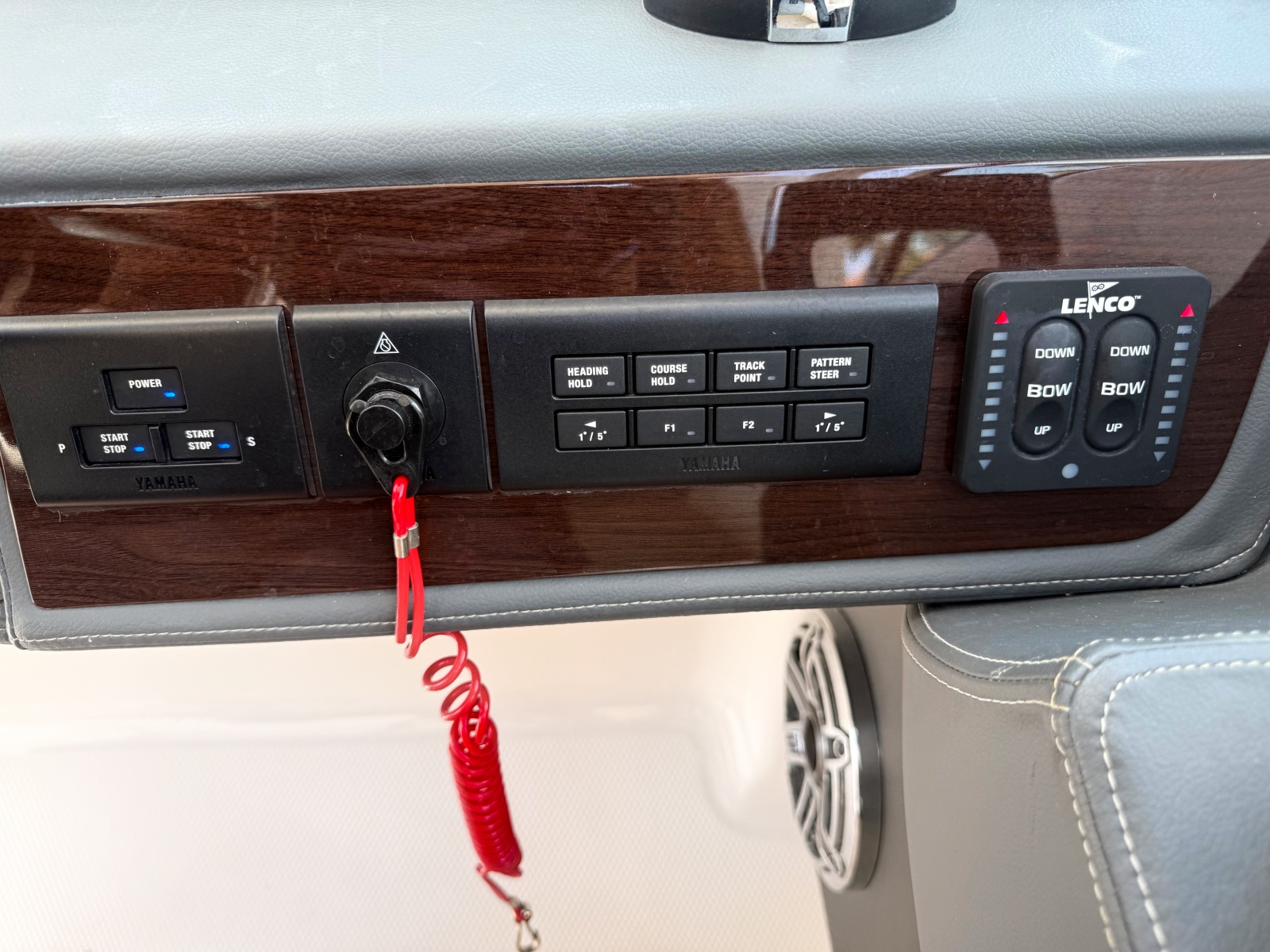 2023 Chaparral 280 OSX