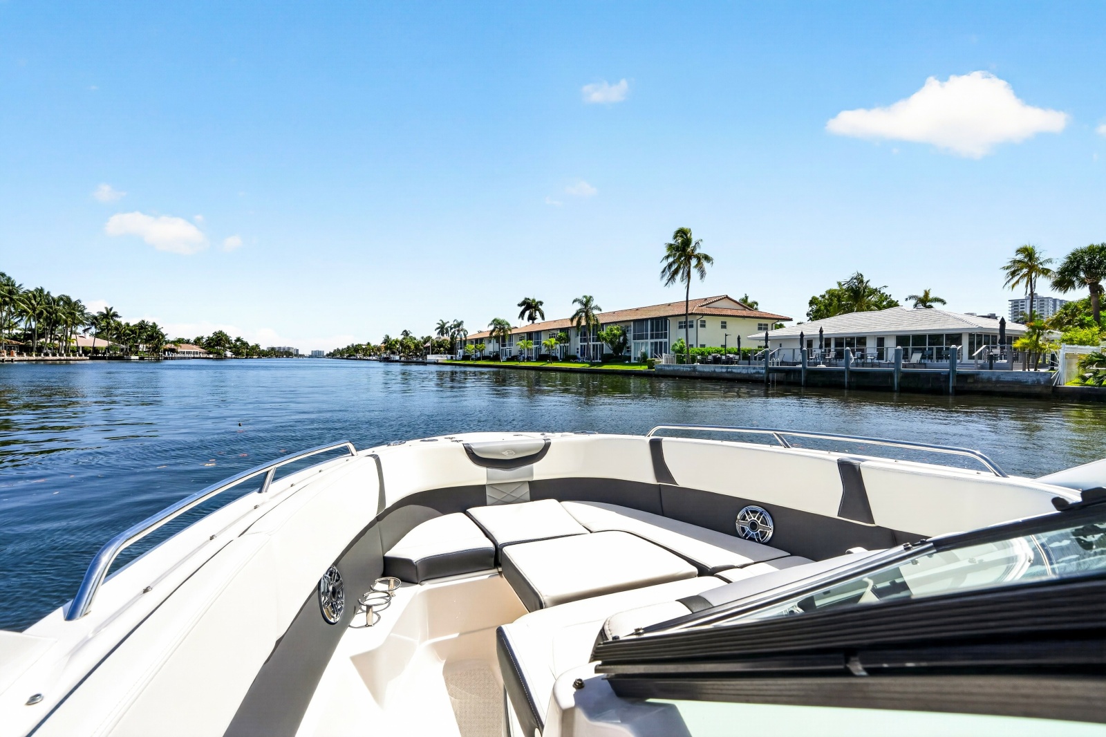 2023 Chaparral 280 OSX