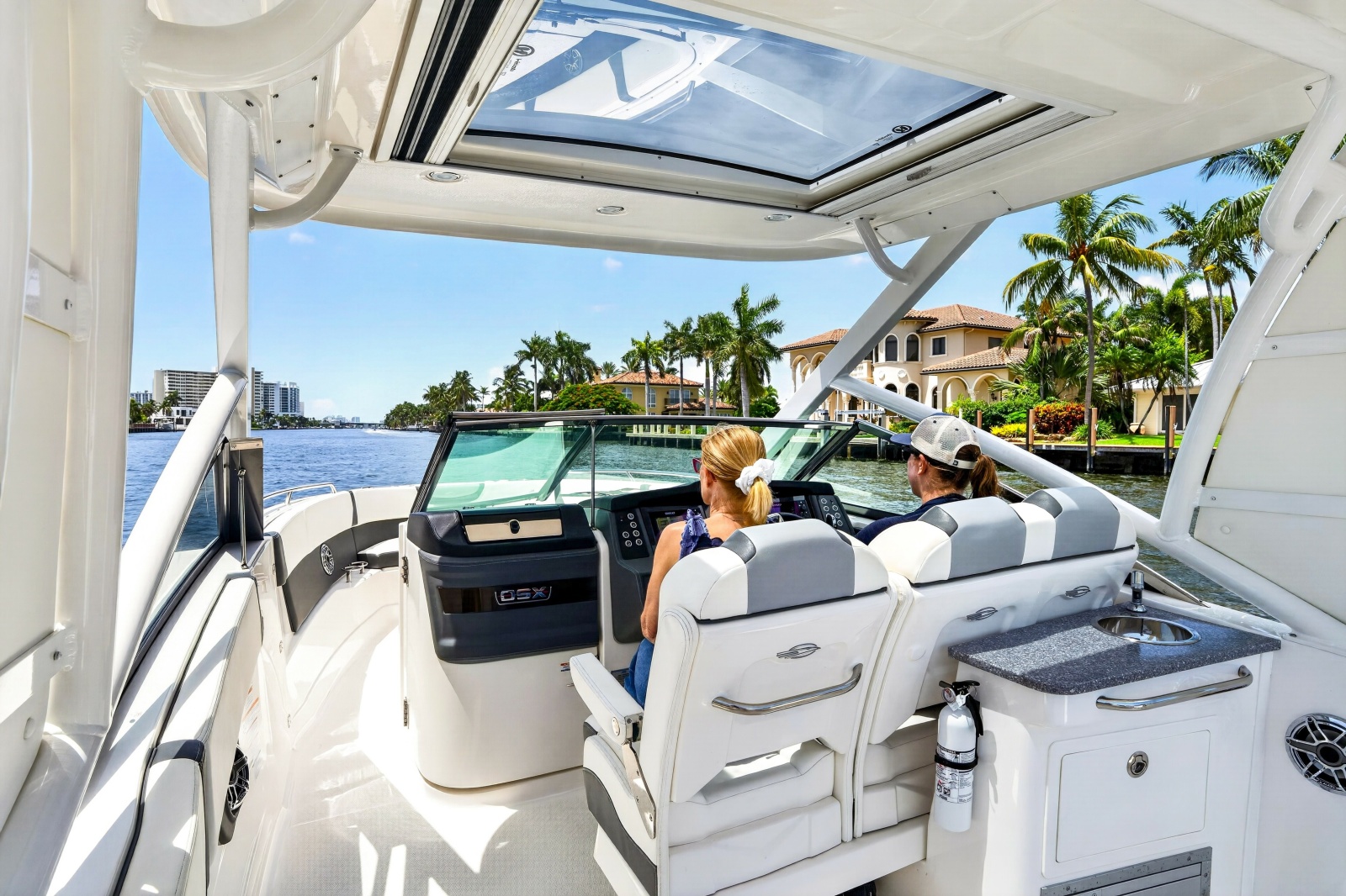 2023 Chaparral 280 OSX