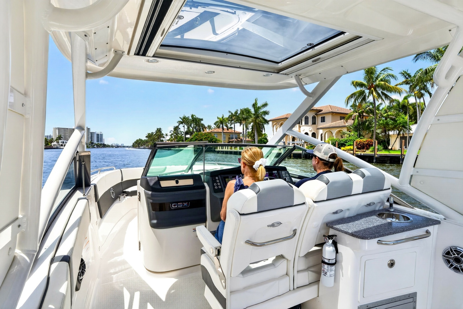 2023 Chaparral 280 OSX
