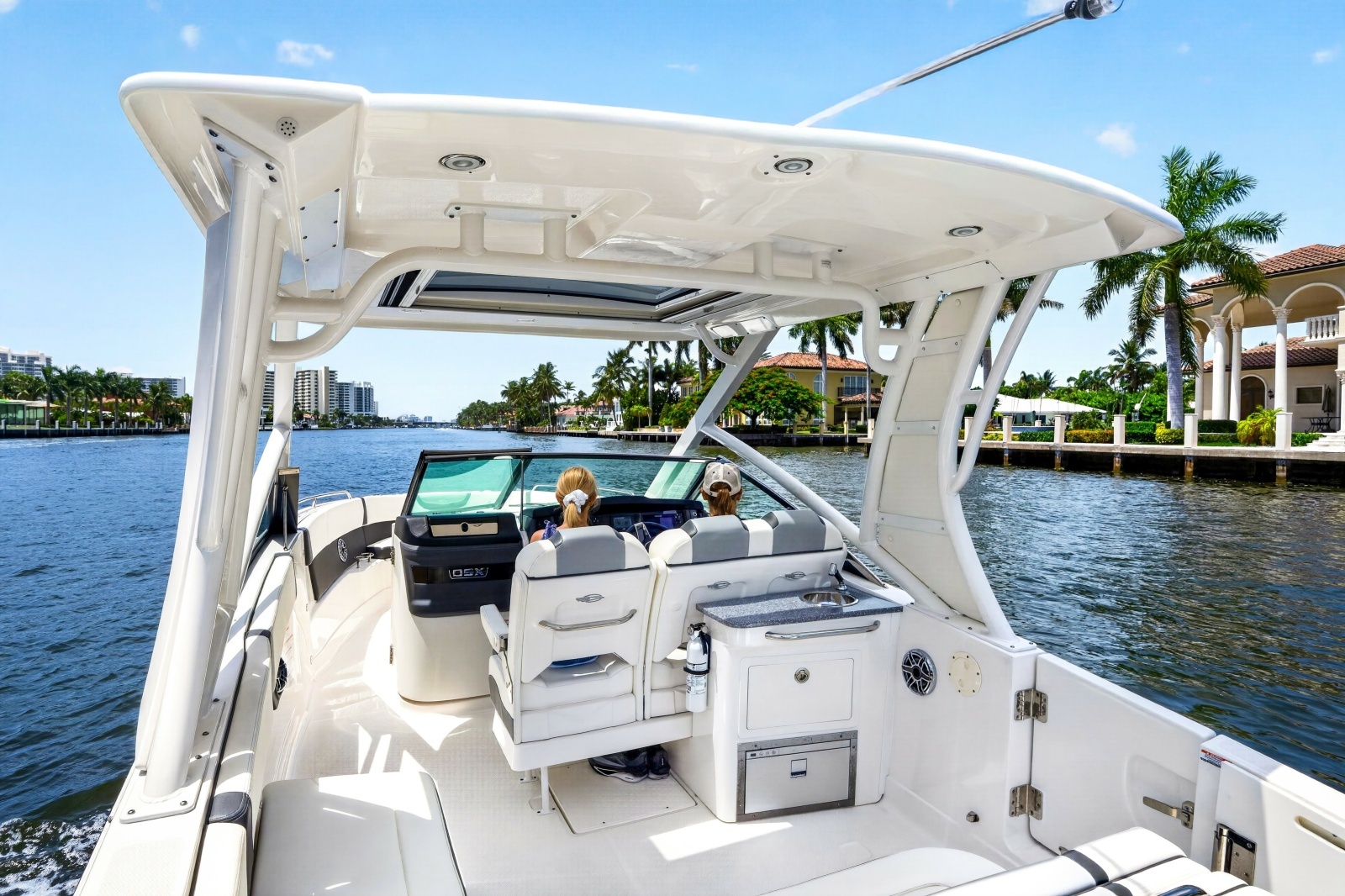 2023 Chaparral 280 OSX