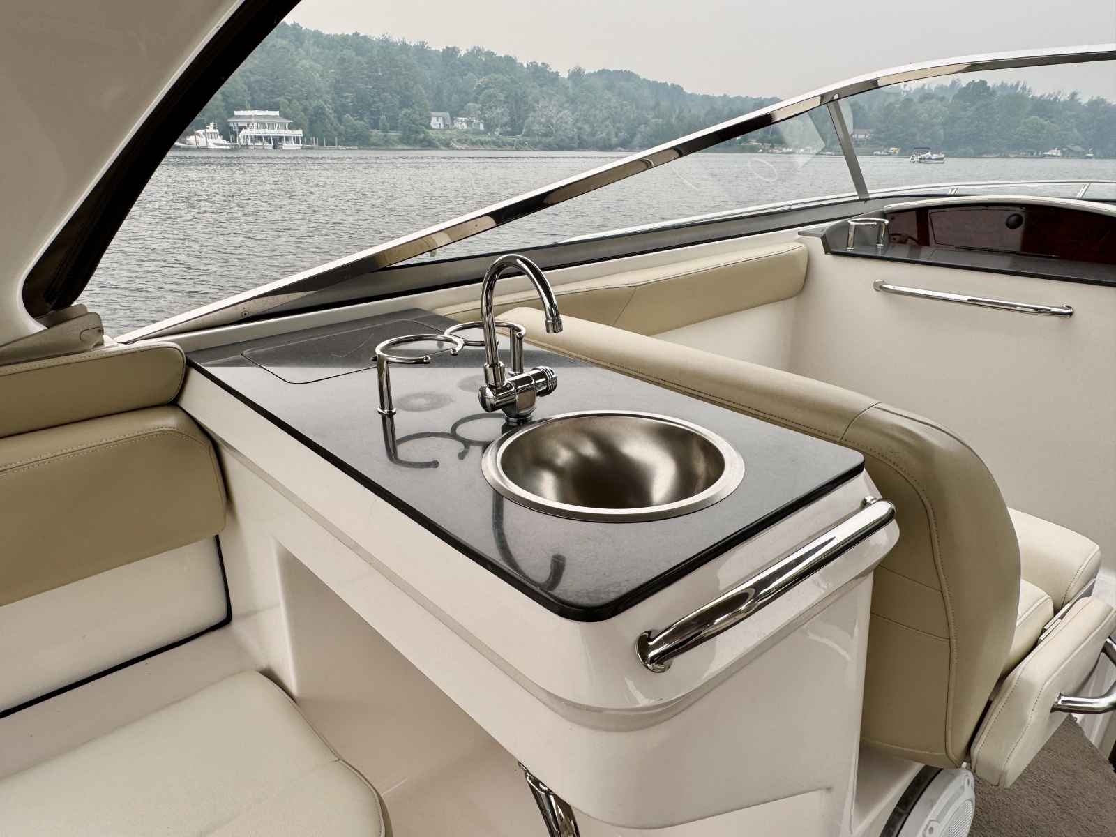 2012 Regal 3550 Cuddy