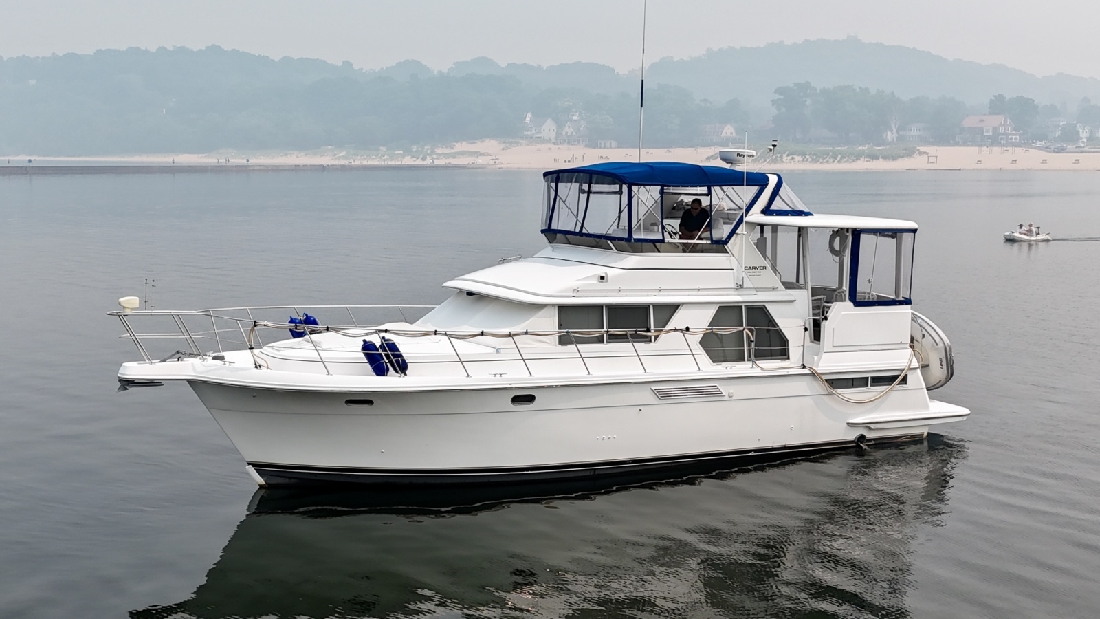 1997 Carver 445 Aft Cabin