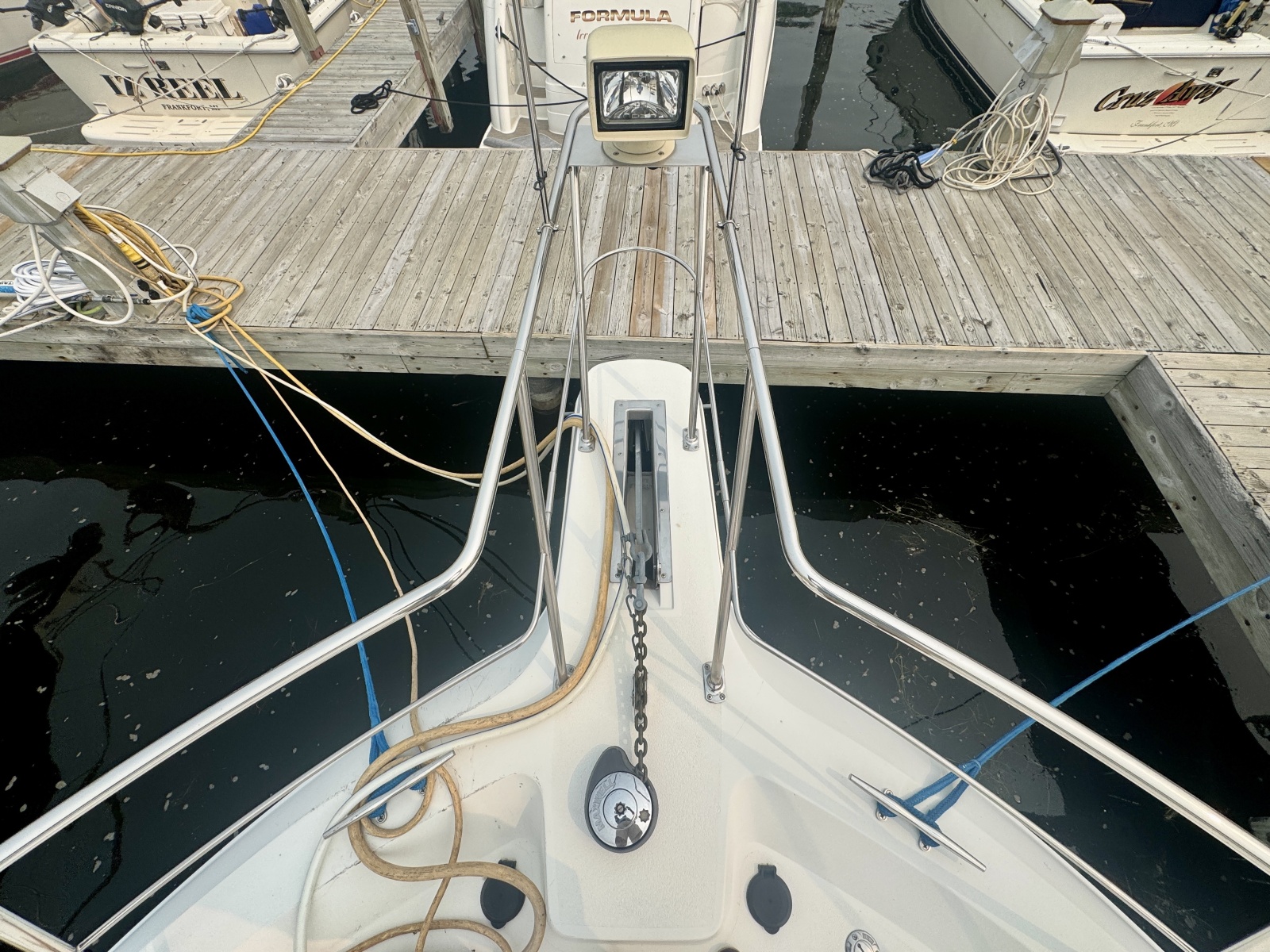 1997 Carver 445 Aft Cabin