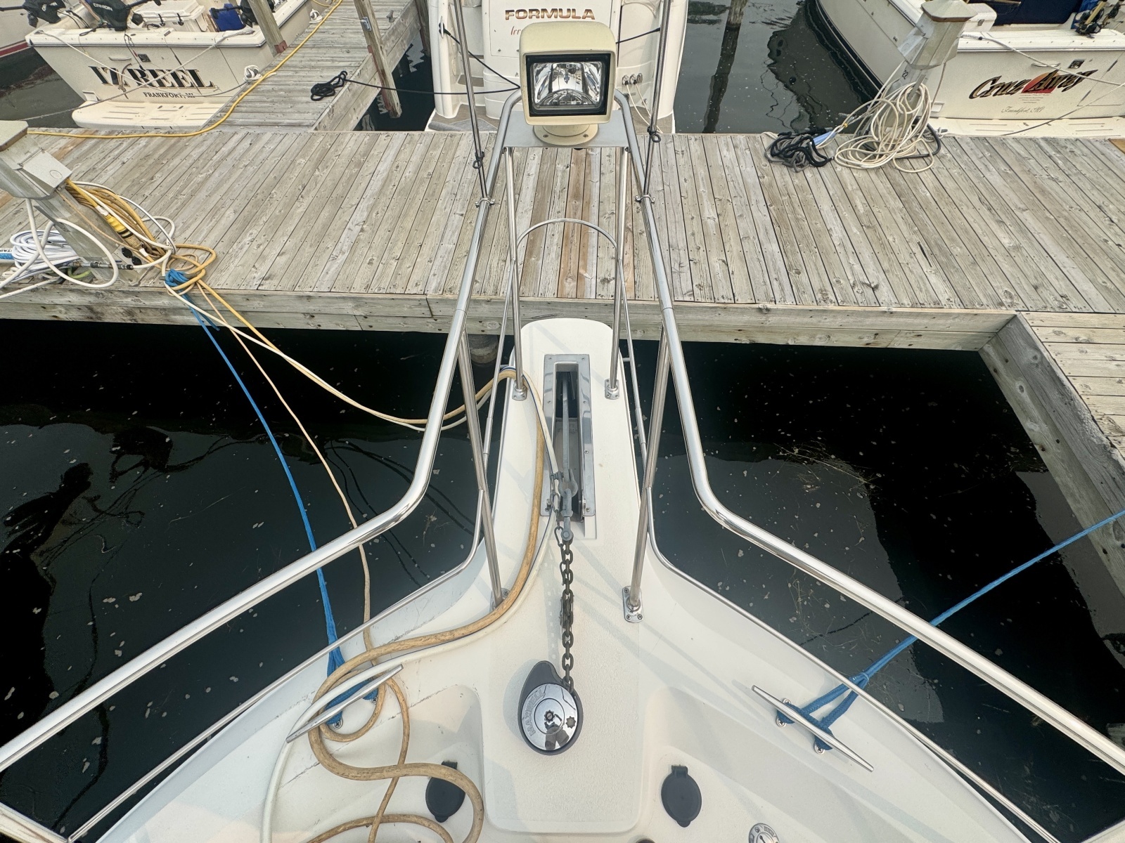 1997 Carver 445 Aft Cabin