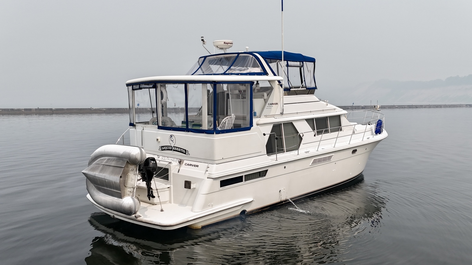 1997 Carver 445 Aft Cabin