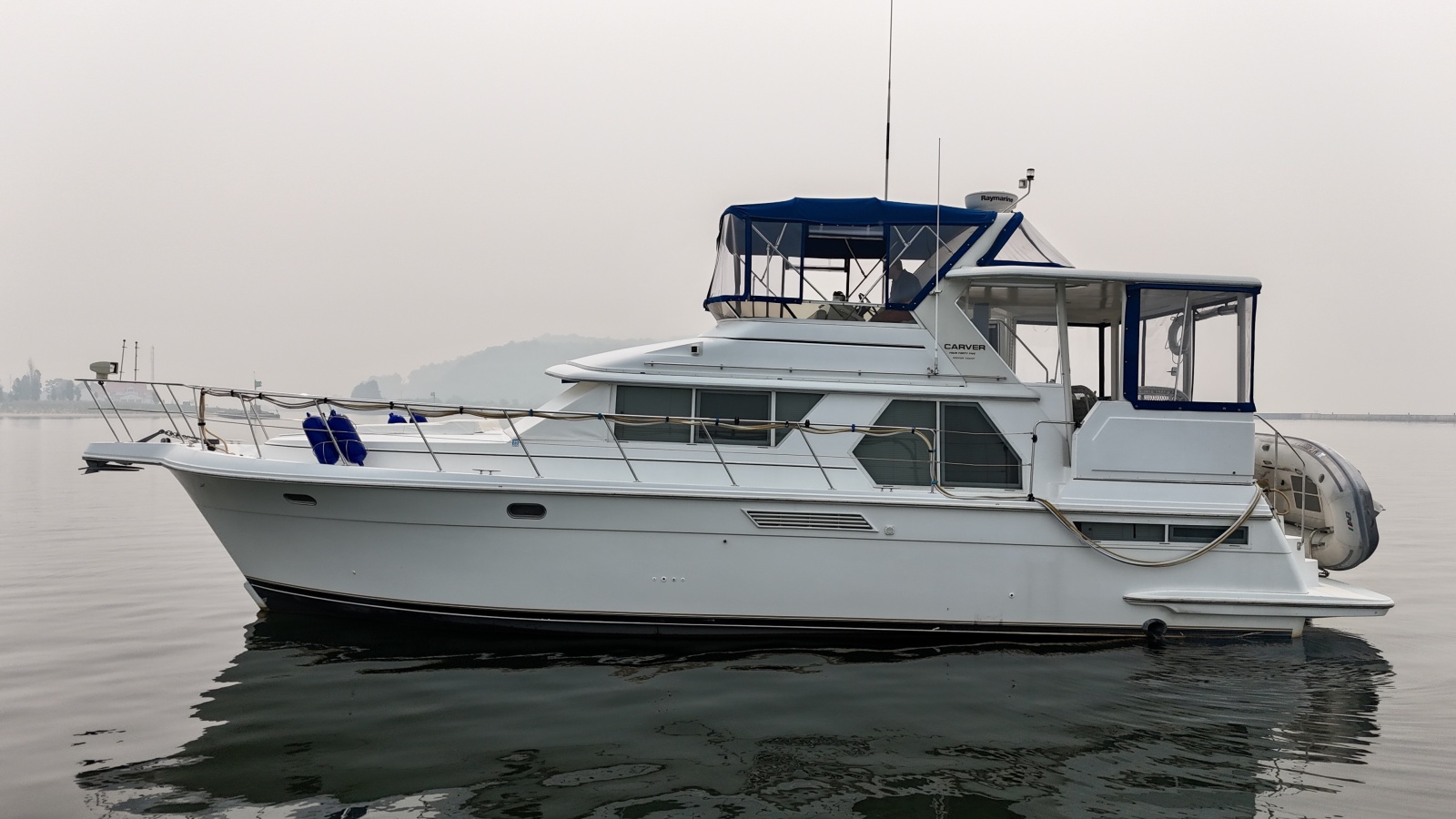 1997 Carver 445 Aft Cabin