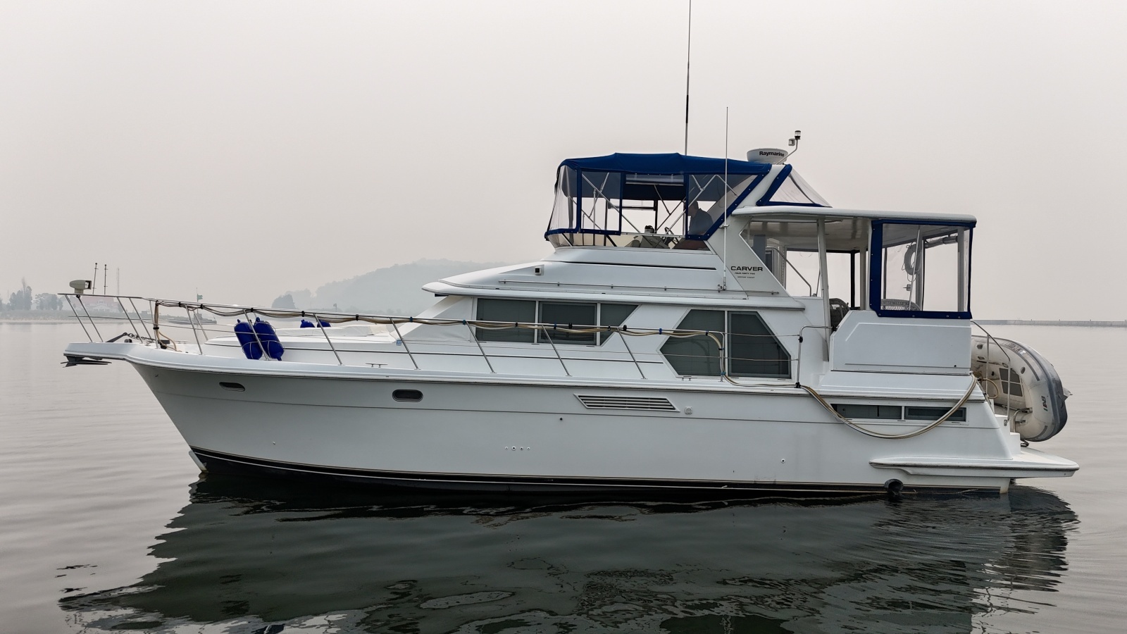 1997 Carver 445 Aft Cabin