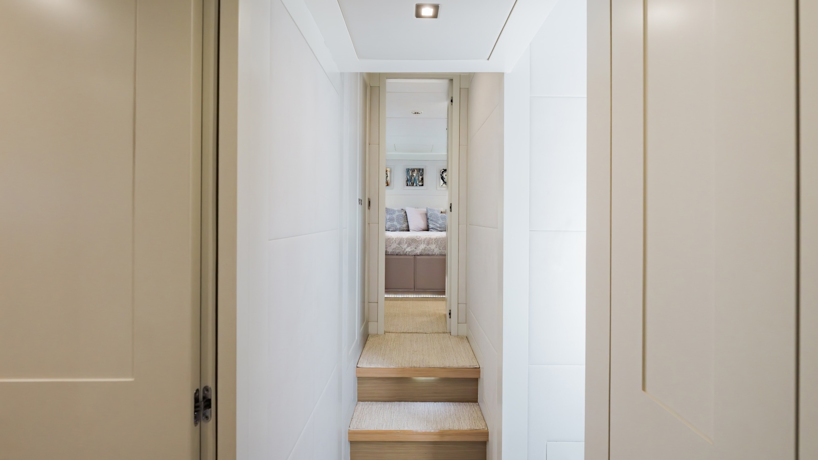 Companionway going forward