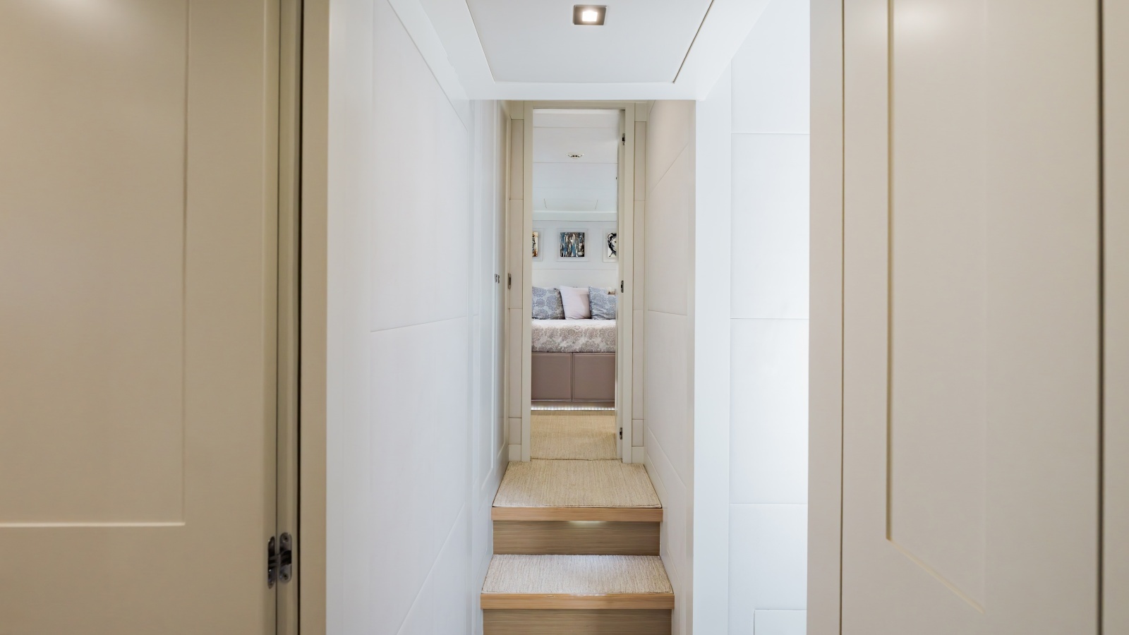 Companionway going forward