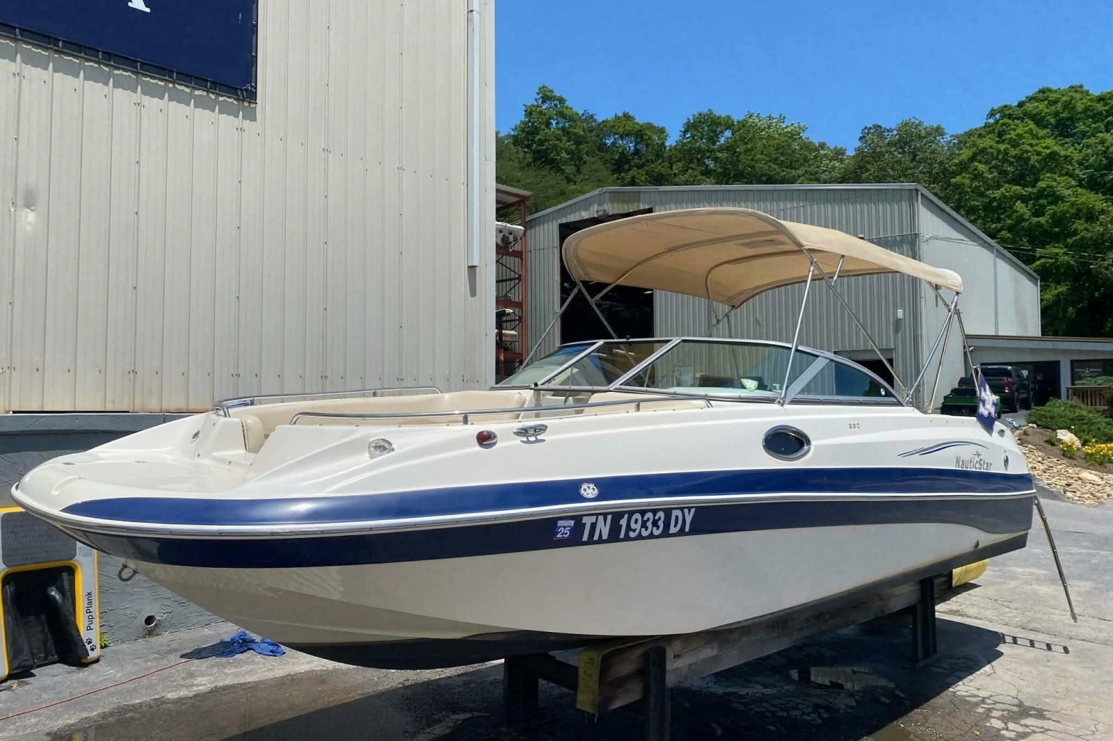 2007 NauticStar 230 SL Sport Deck I/O