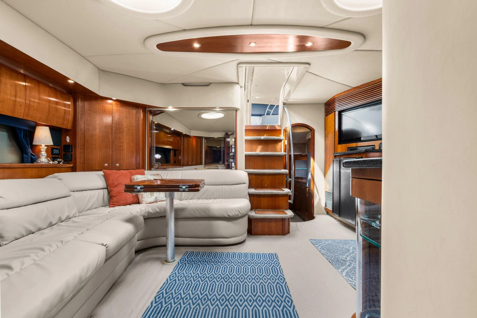 2005 Cruisers Yachts 520 Express