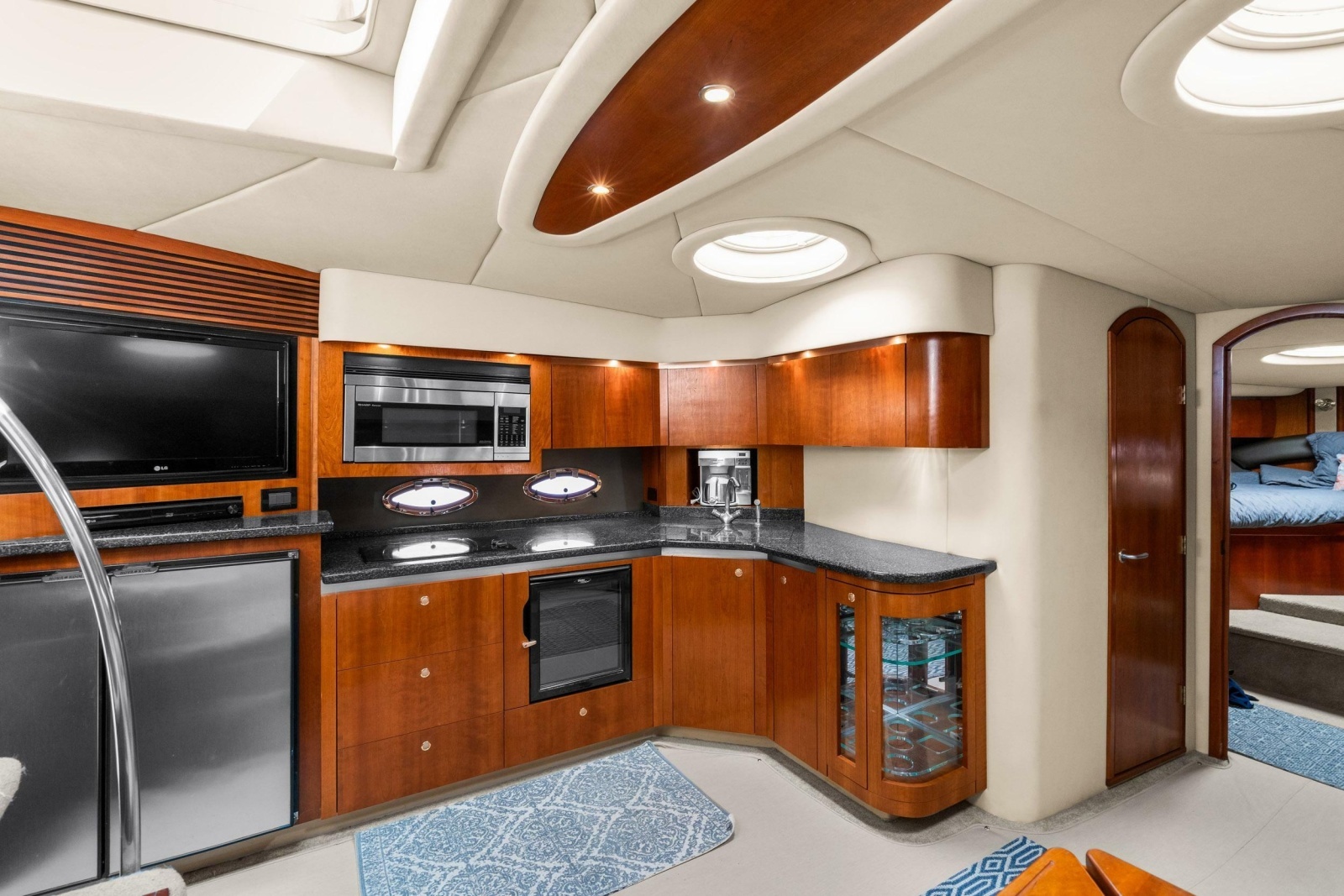 2005 Cruisers Yachts 520 Express