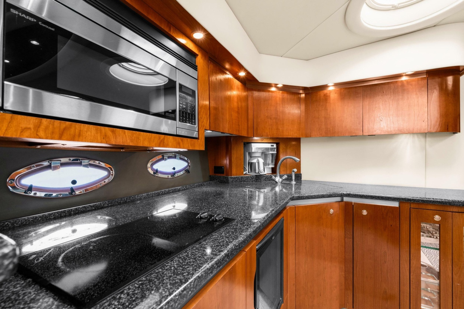 2005 Cruisers Yachts 520 Express
