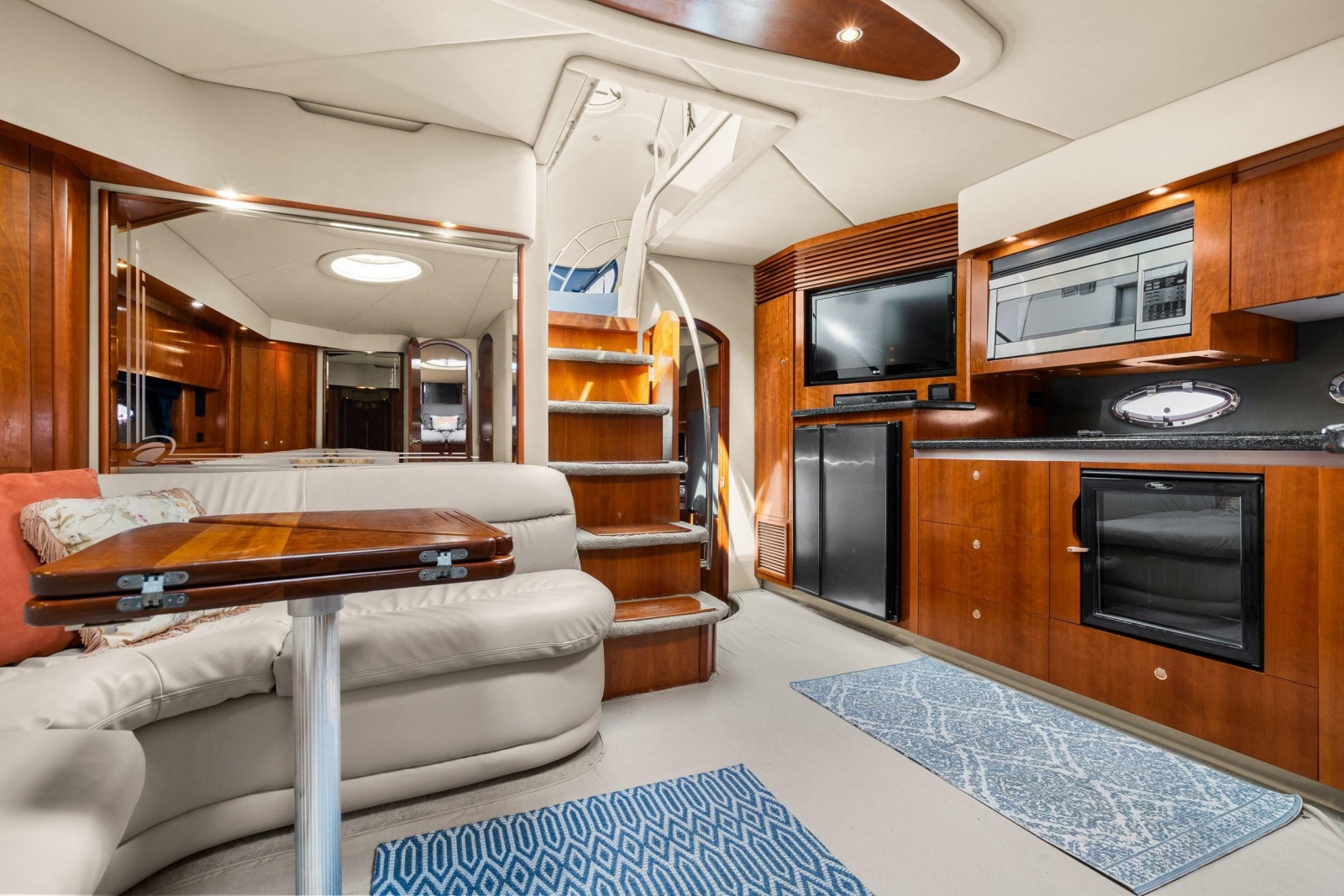 2005 Cruisers Yachts 520 Express