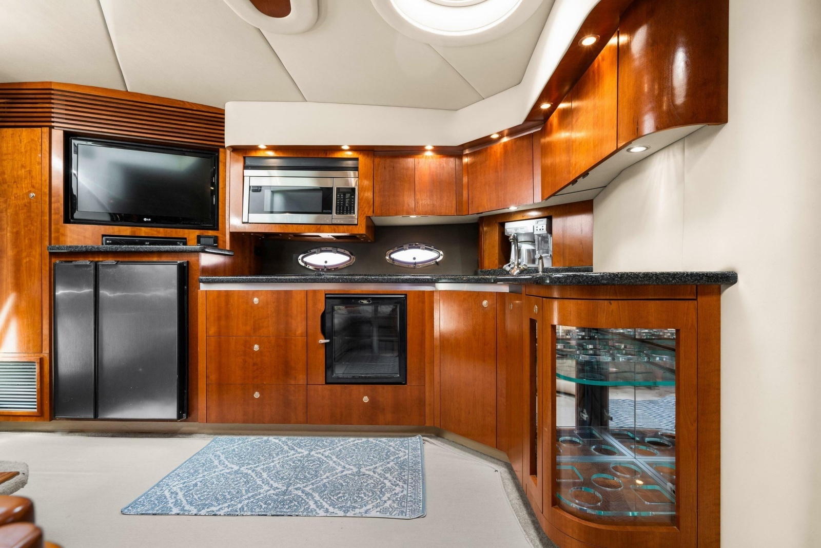 2005 Cruisers Yachts 520 Express