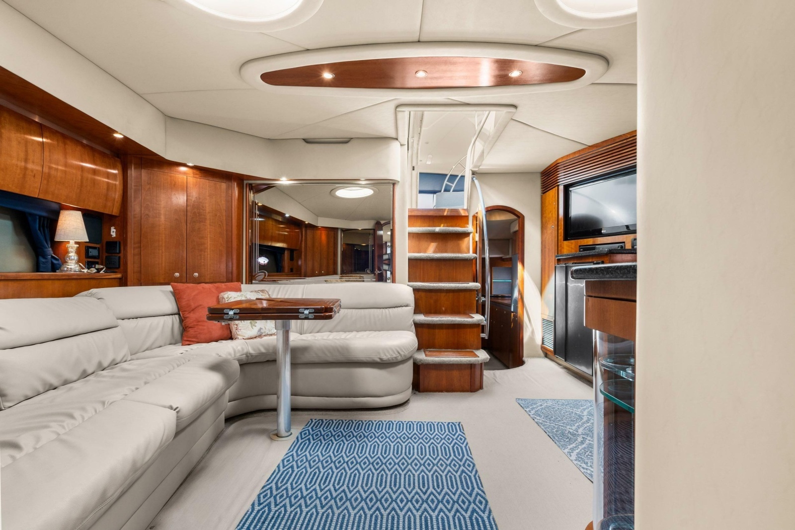 2005 Cruisers Yachts 520 Express