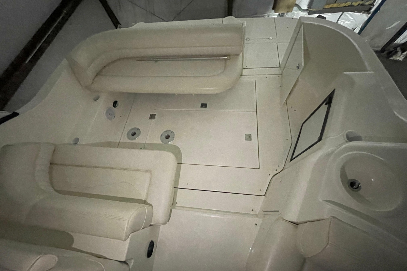 2002 Cruisers Yachts 3372 Express