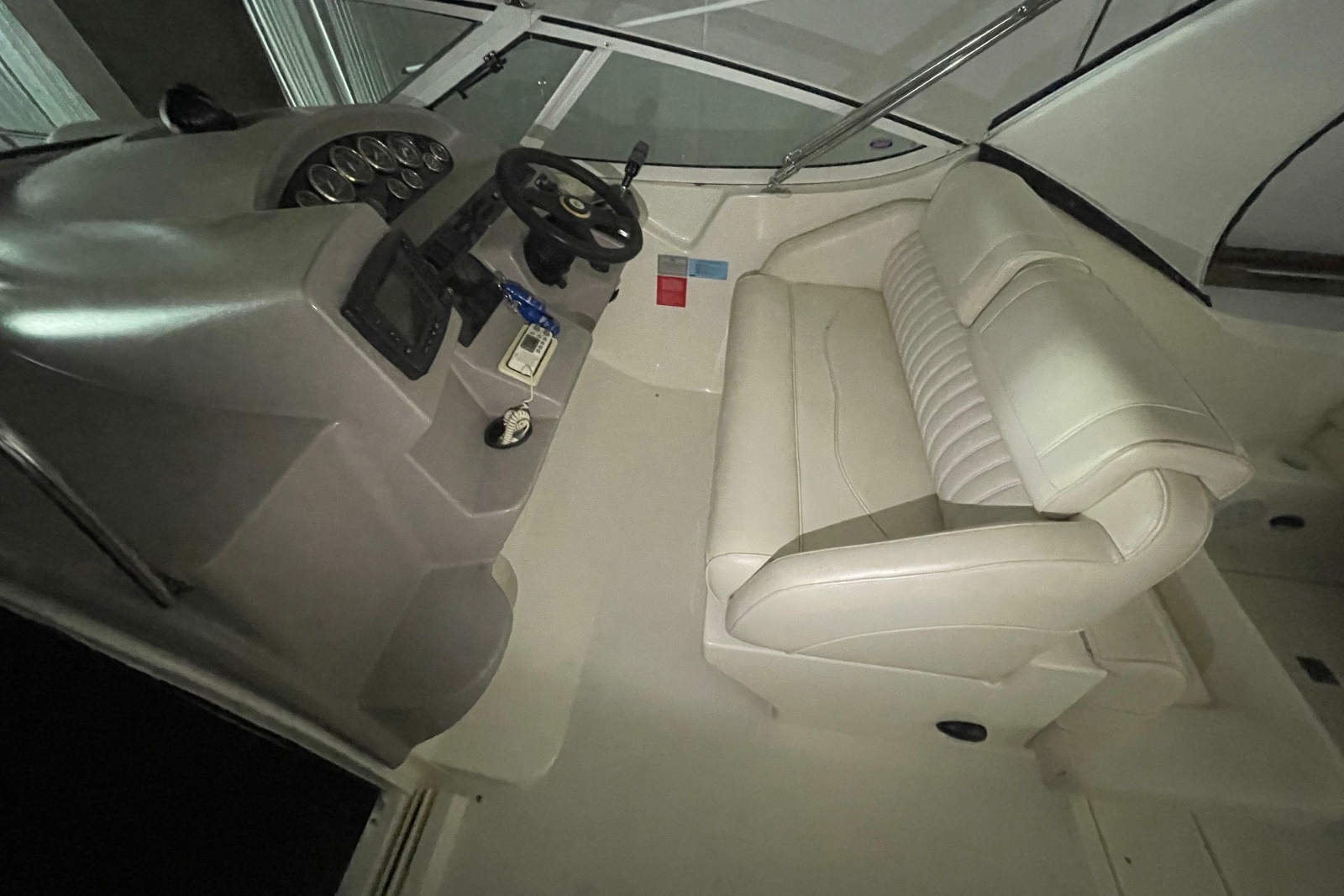 2002 Cruisers Yachts 3372 Express
