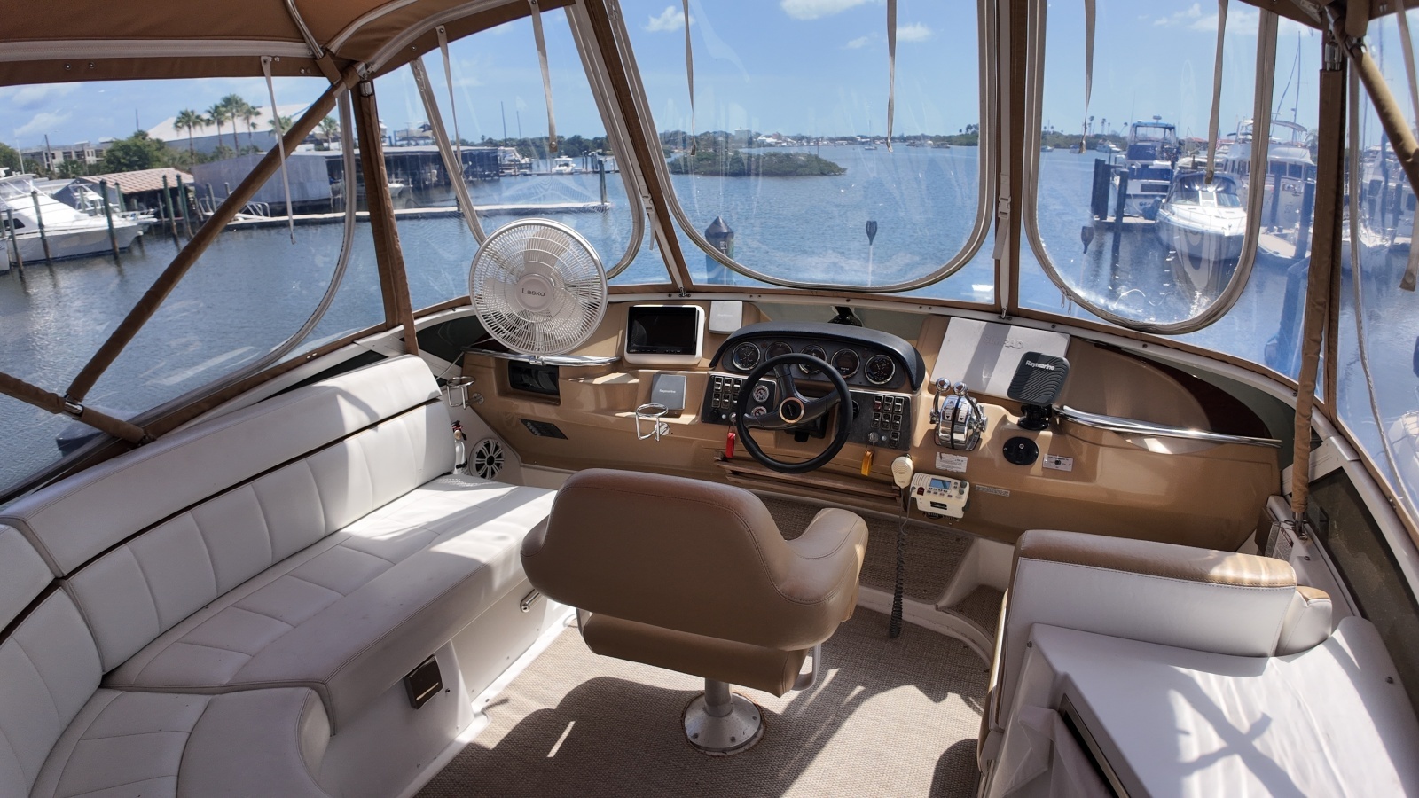 Jus Chillin 39ft Carver Yacht For Sale