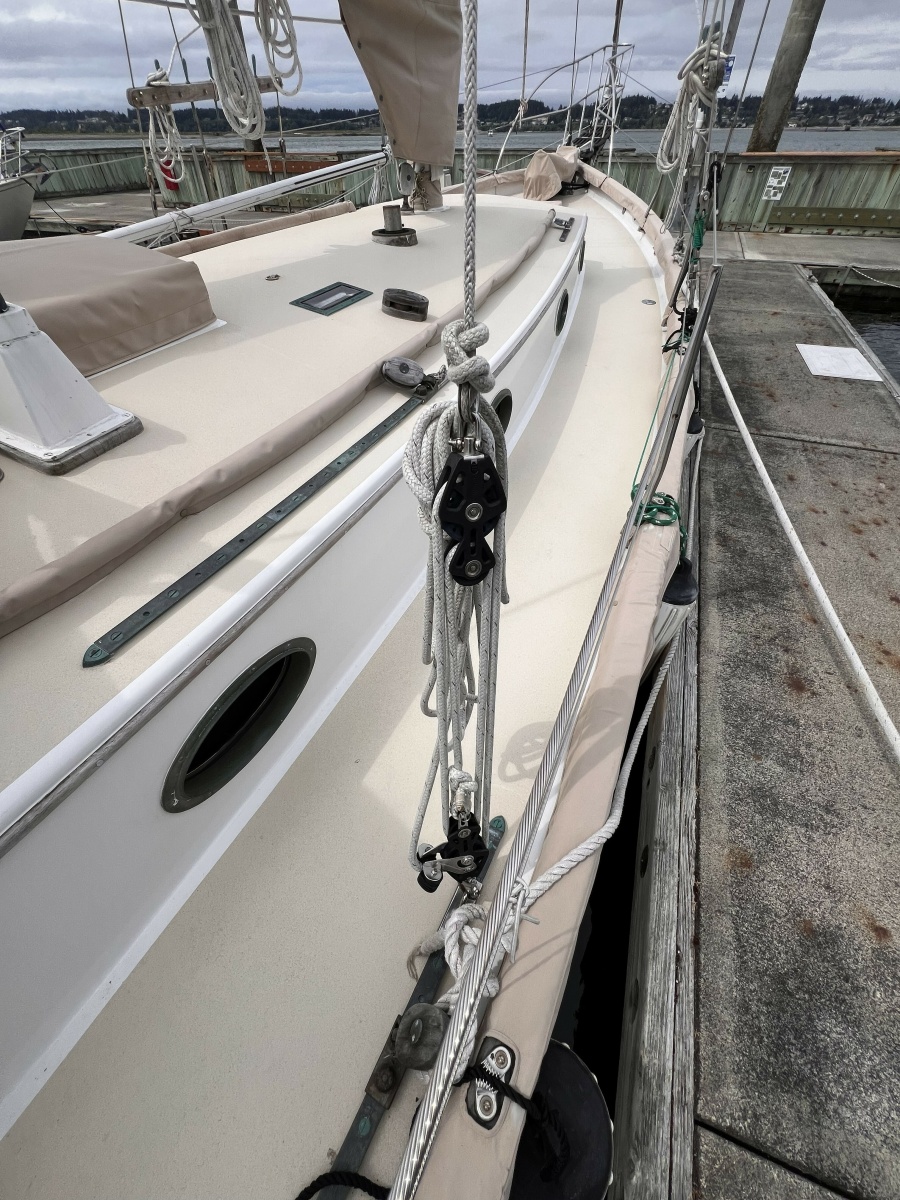 1977 Alajuela Yacht Corp. 38