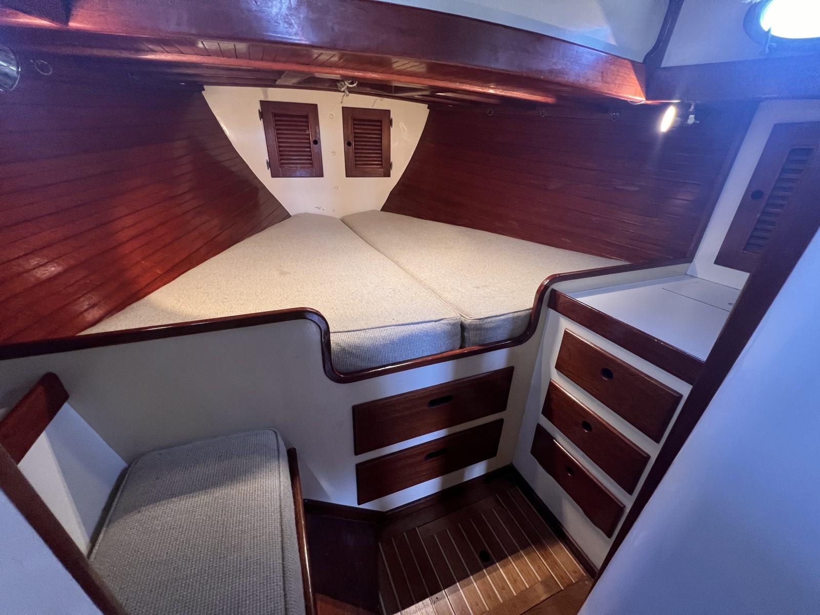 1977 Alajuela Yacht Corp. 38