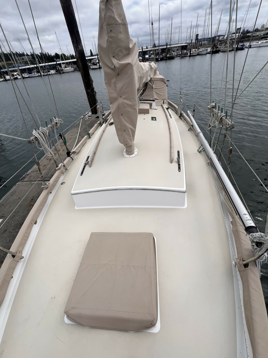1977 Alajuela Yacht Corp. 38
