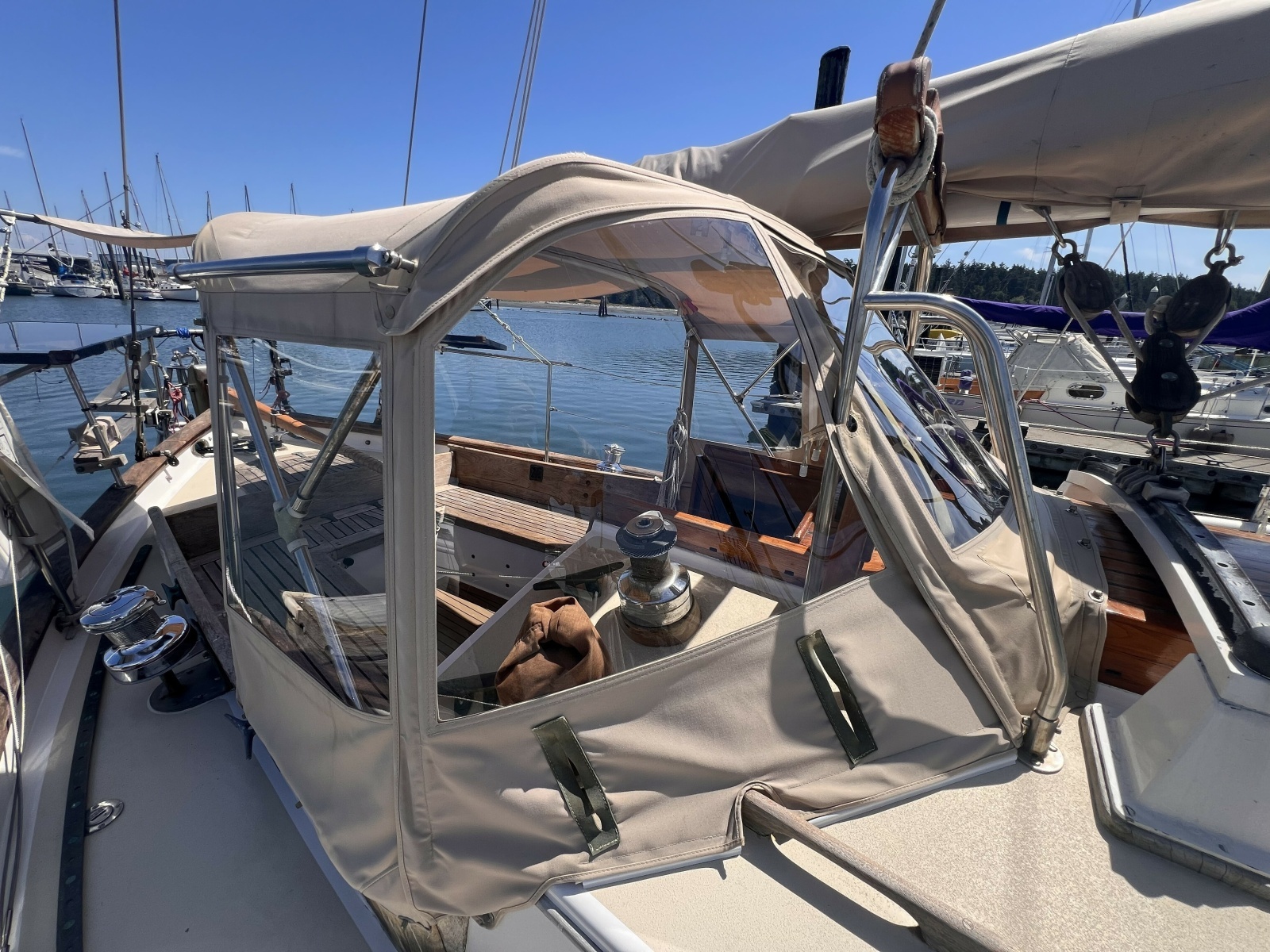 1977 Alajuela Yacht Corp. 38