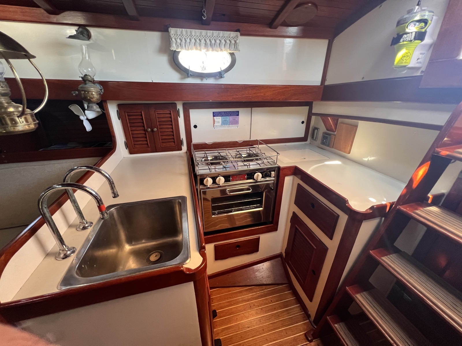 1977 Alajuela Yacht Corp. 38