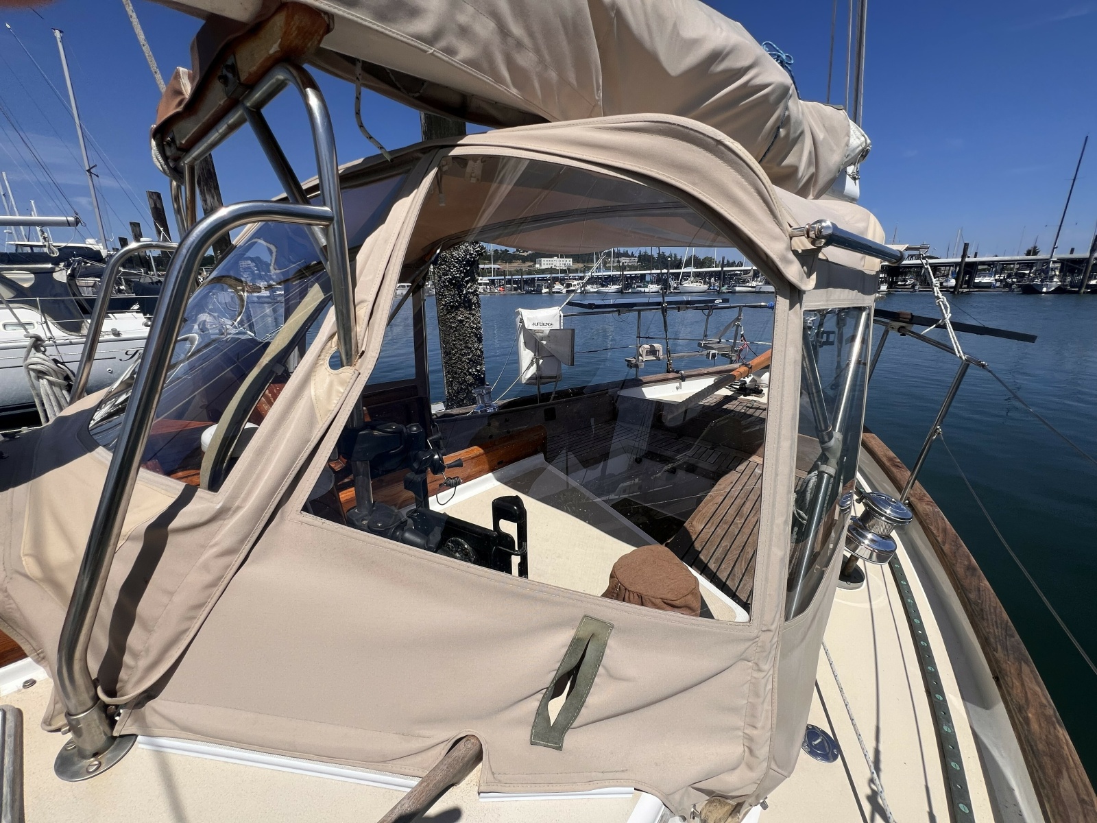 1977 Alajuela Yacht Corp. 38