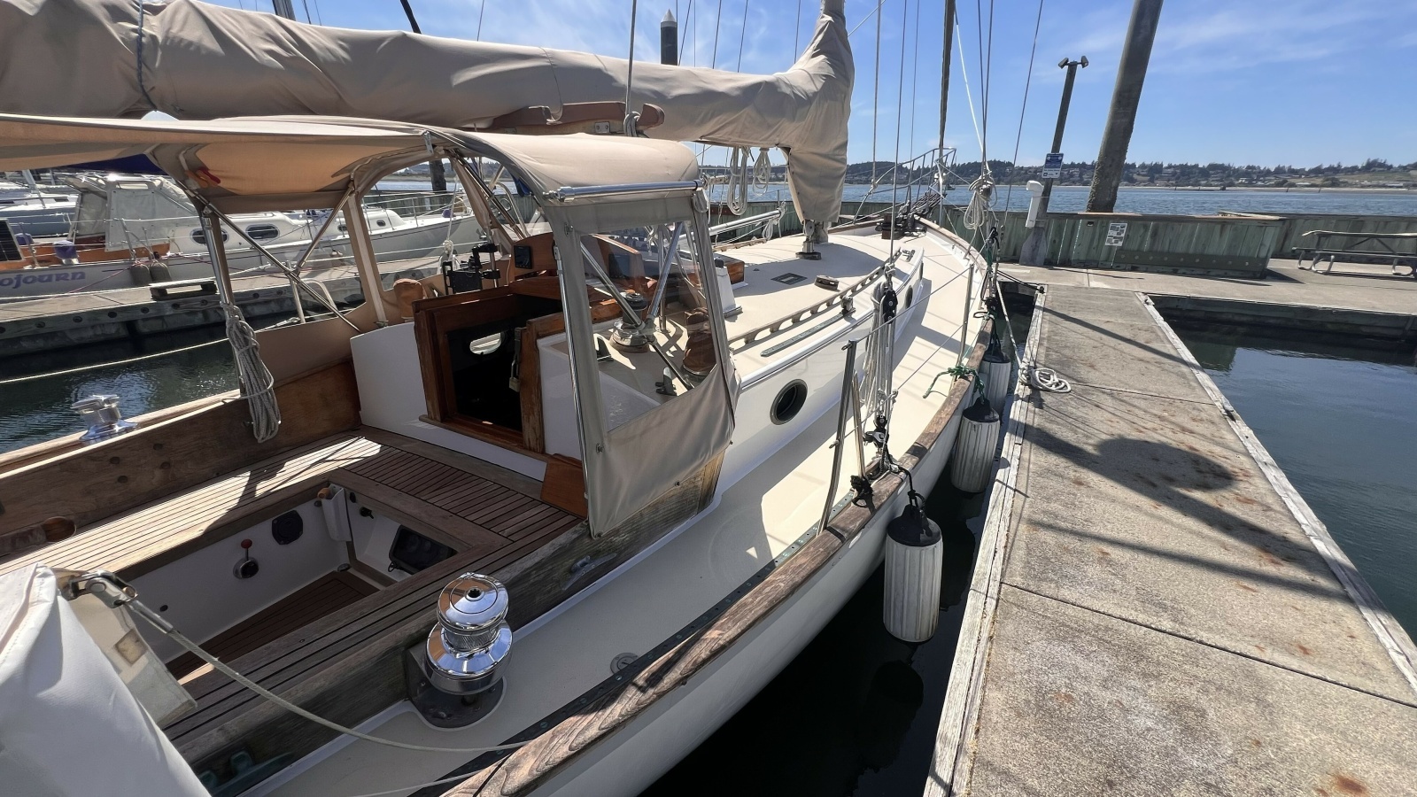 1977 Alajuela Yacht Corp. 38