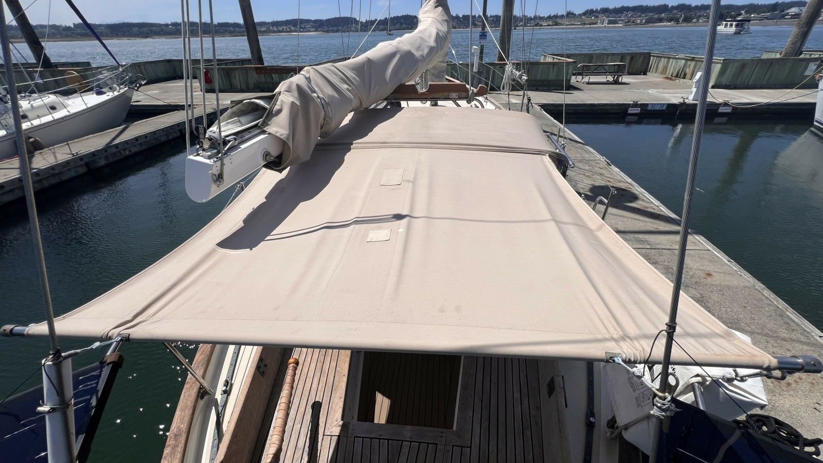 1977 Alajuela Yacht Corp. 38