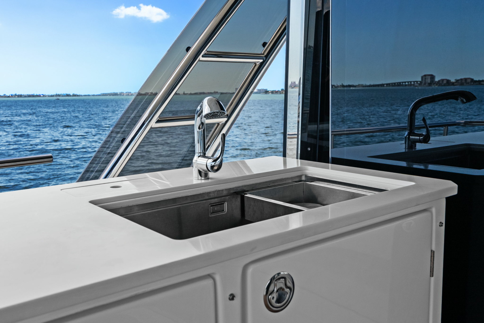 2024 Aquila 54 Yacht