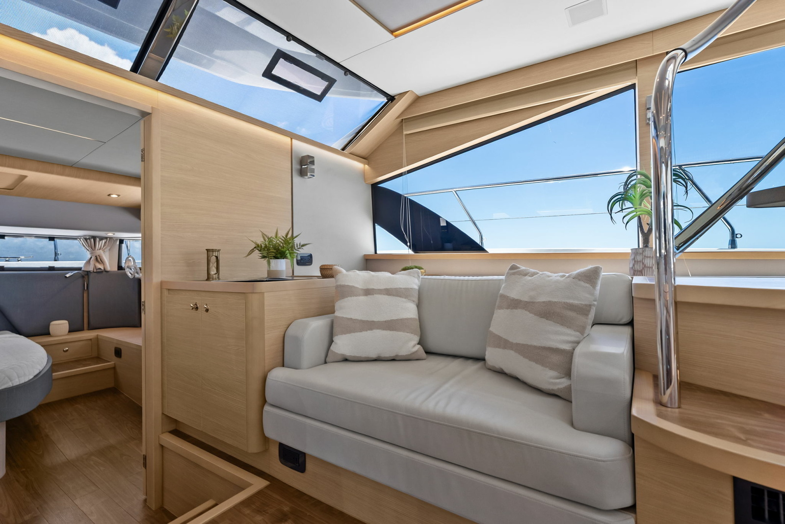 2024 Aquila 54 Yacht