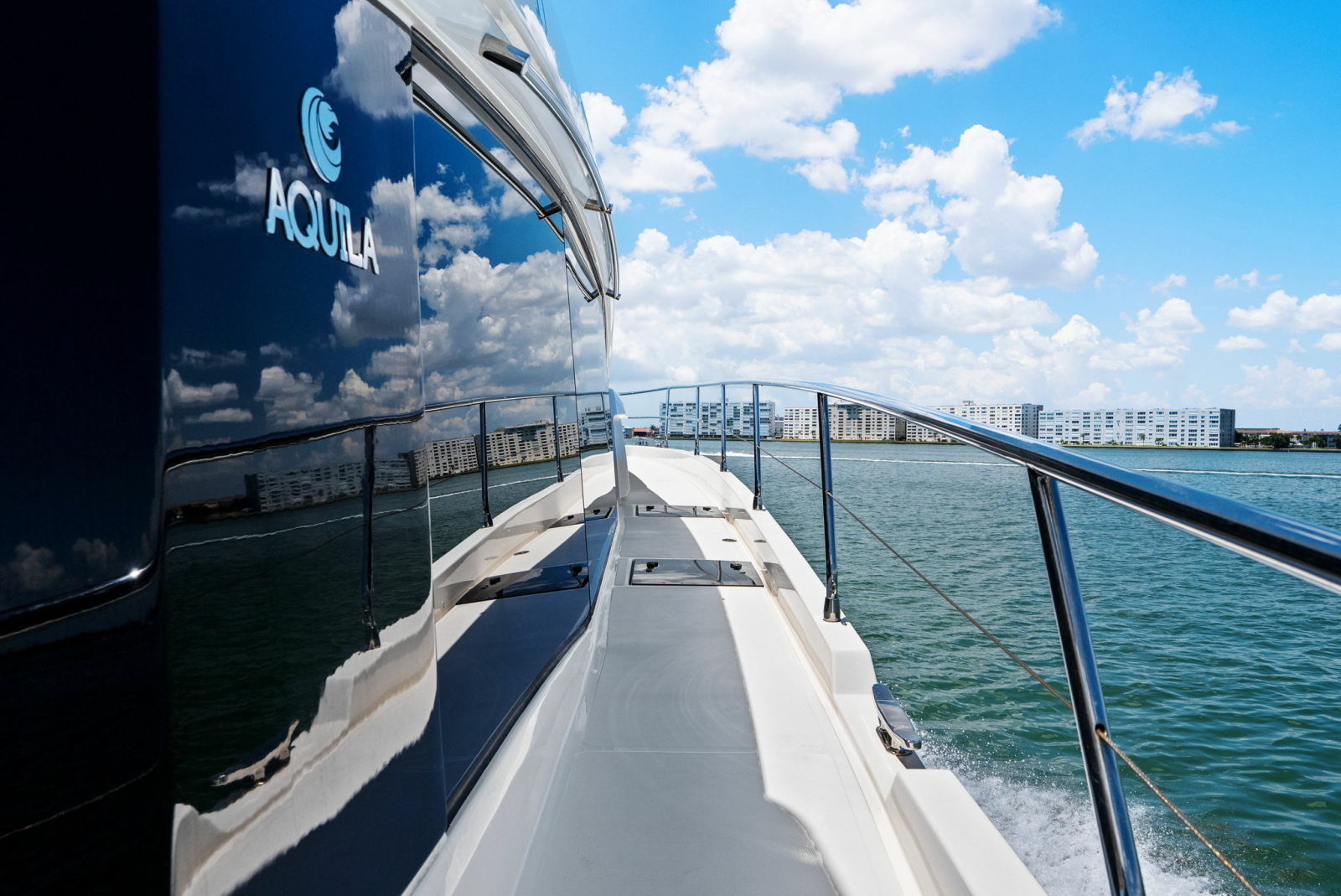 2024 Aquila 54 Yacht