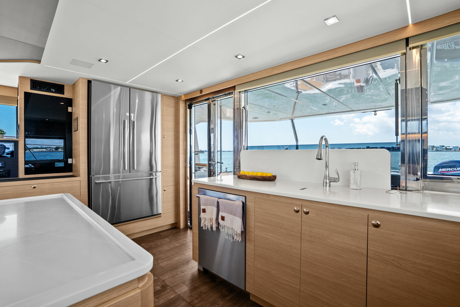 2024 Aquila 54 Yacht