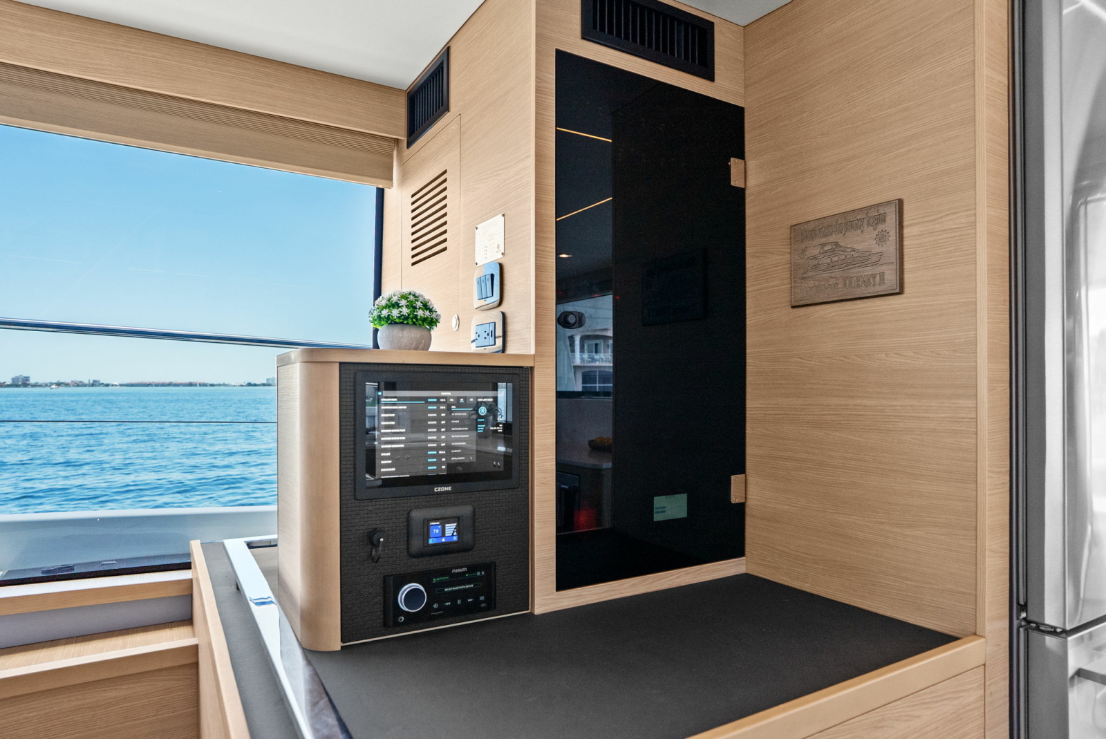 2024 Aquila 54 Yacht