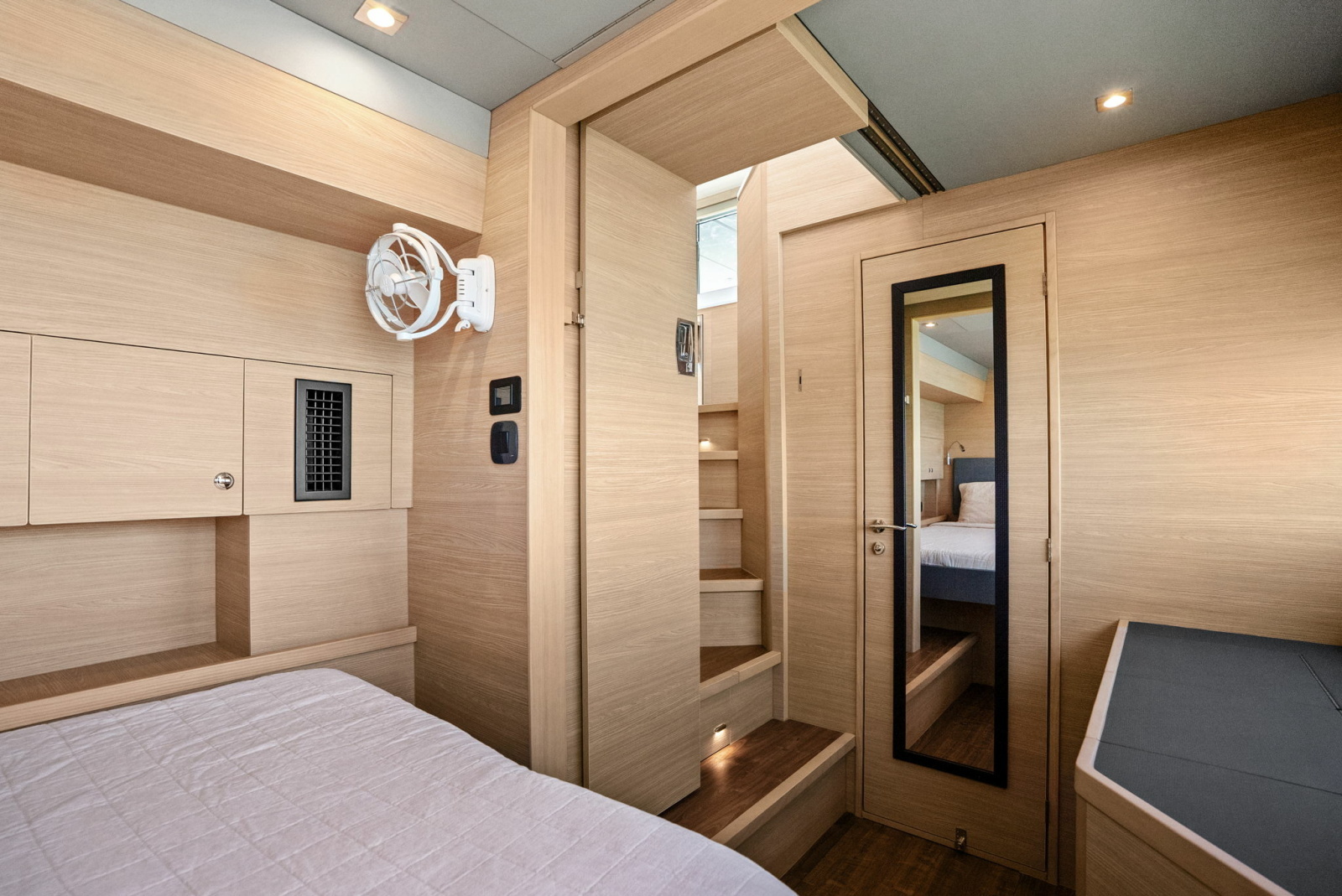 2024 Aquila 54 Yacht