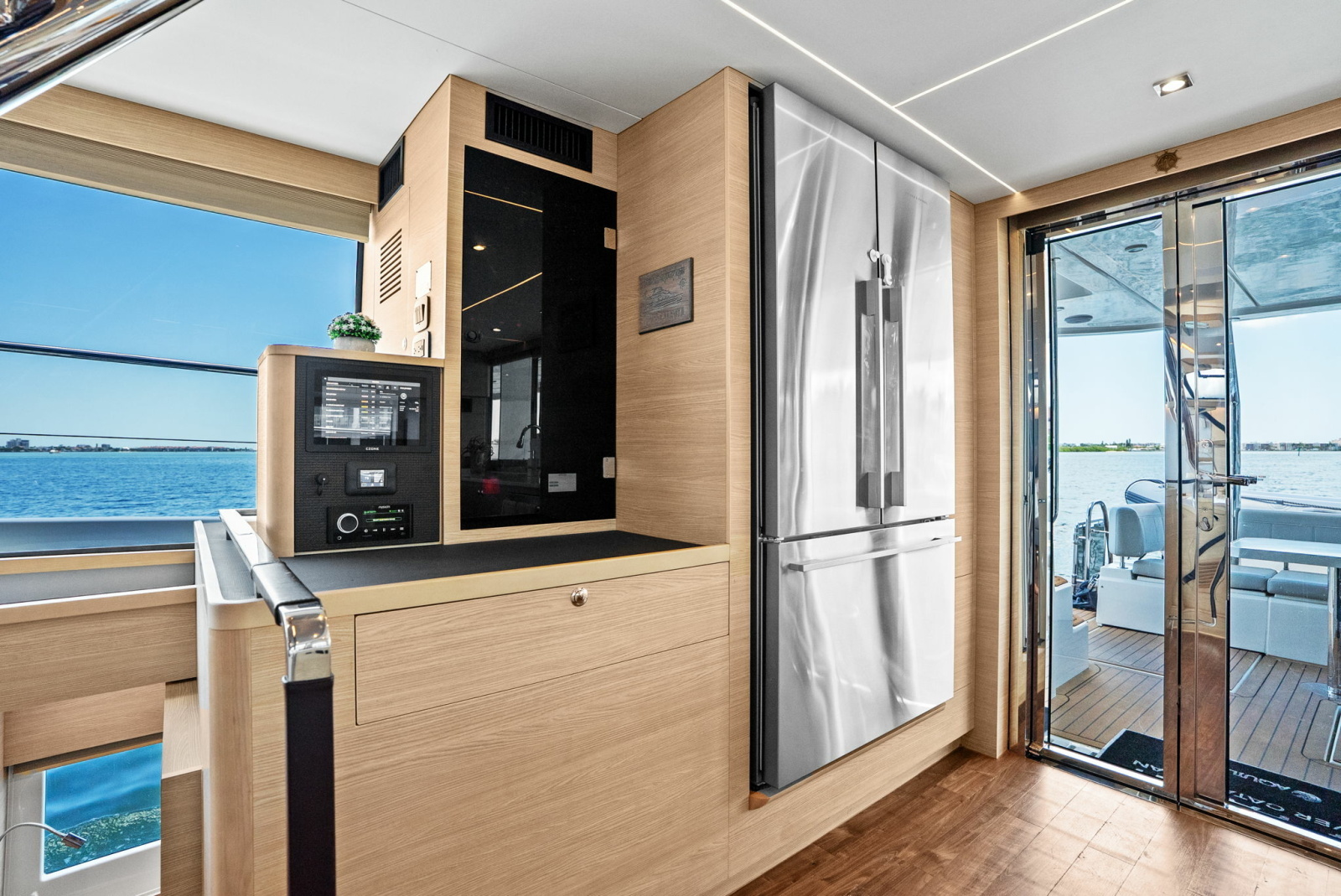 2024 Aquila 54 Yacht