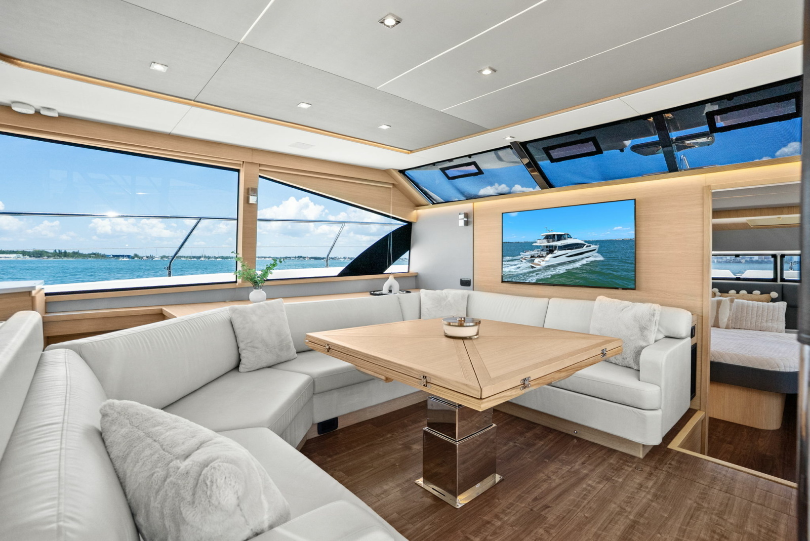 2024 Aquila 54 Yacht