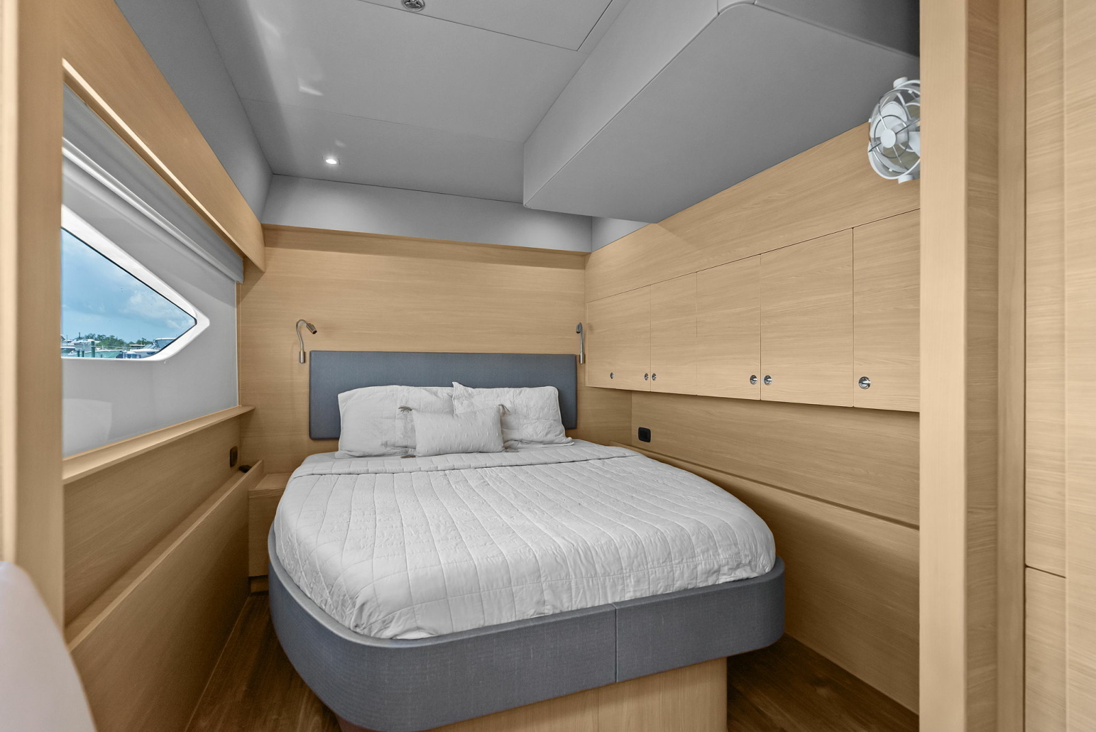 2024 Aquila 54 Yacht