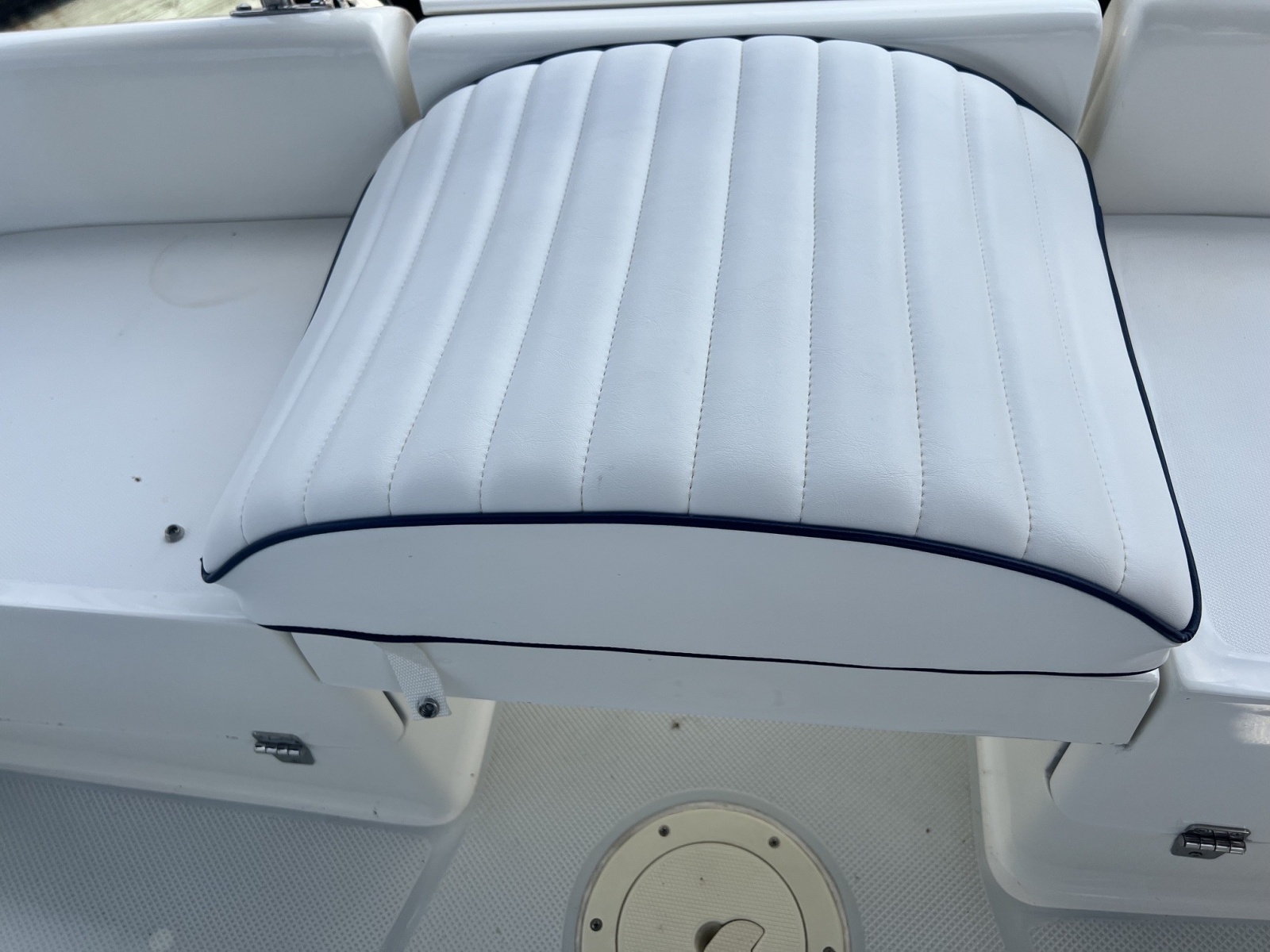 2004 Catalina 320