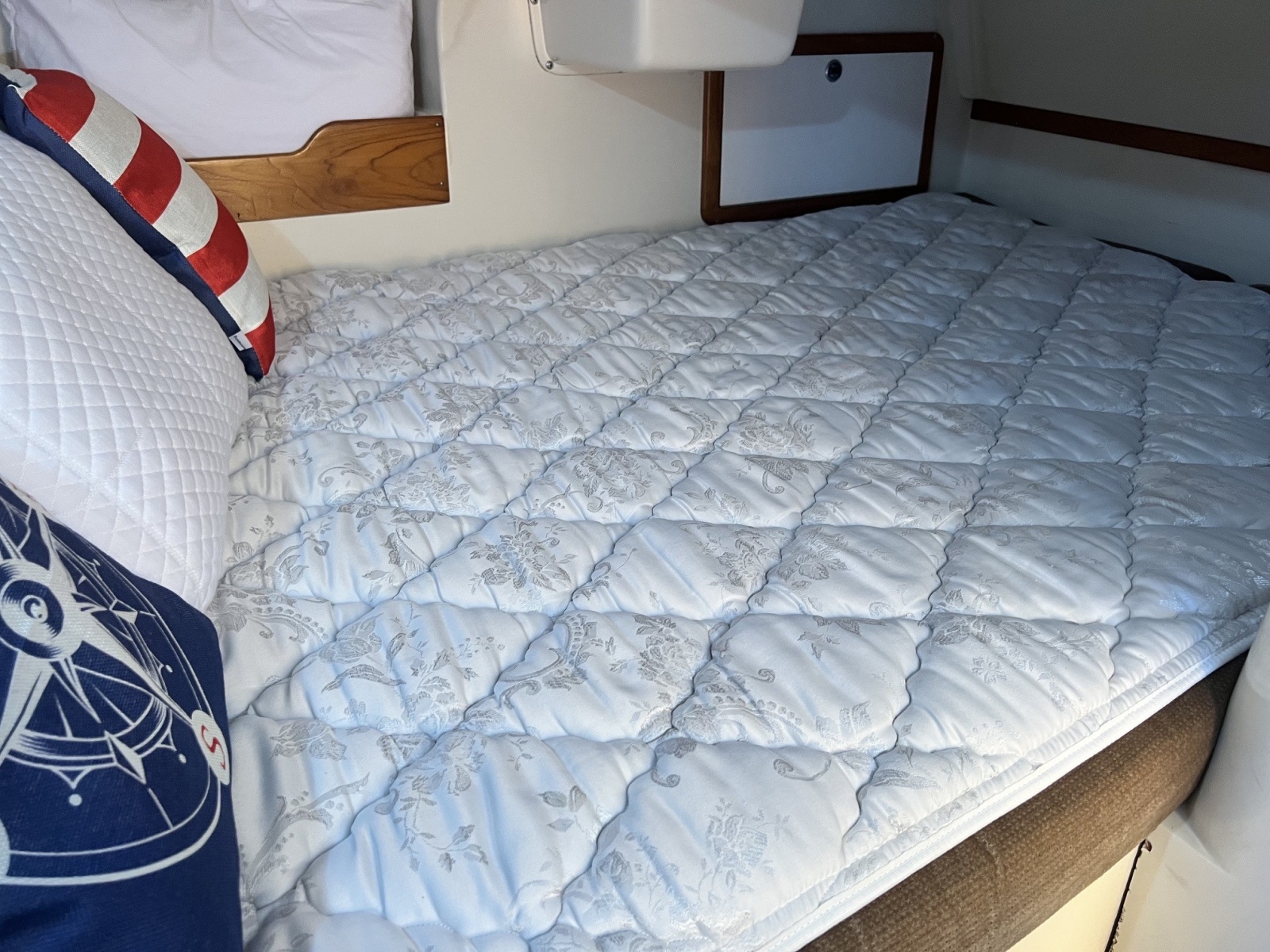 2004 Catalina 320