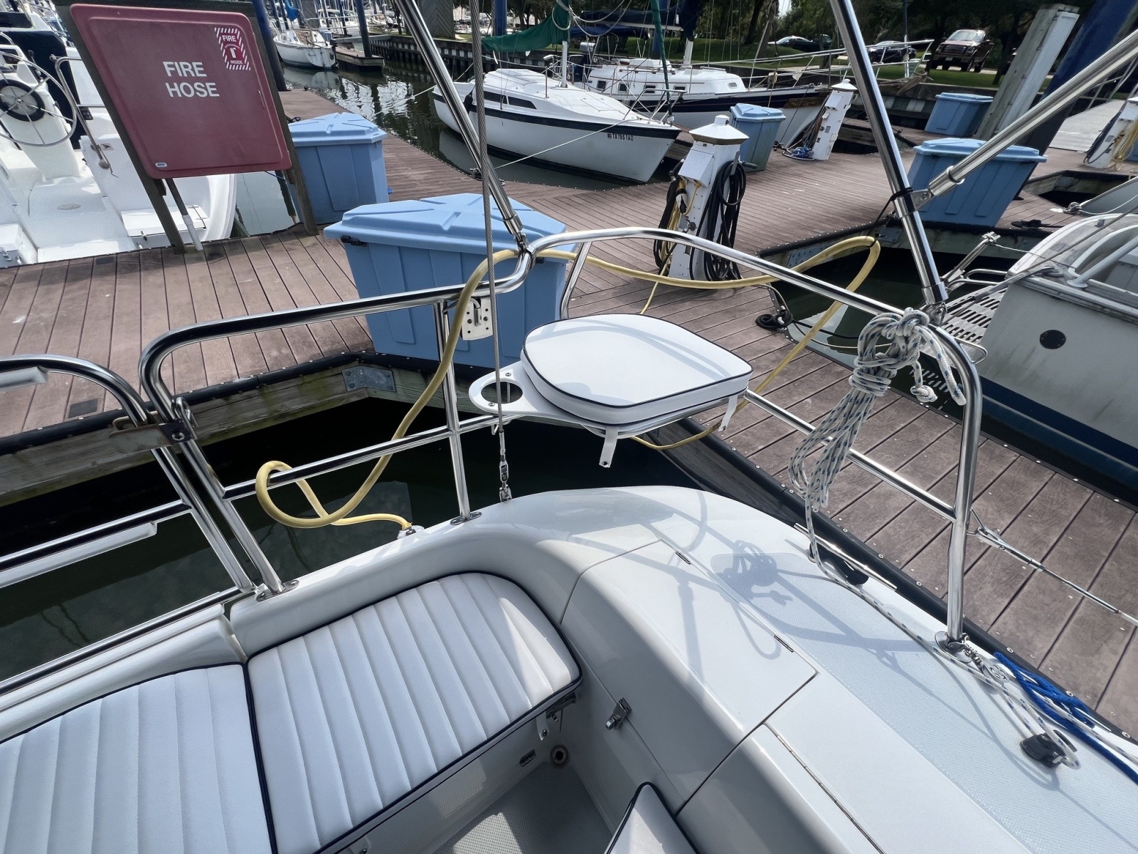 2004 Catalina 320